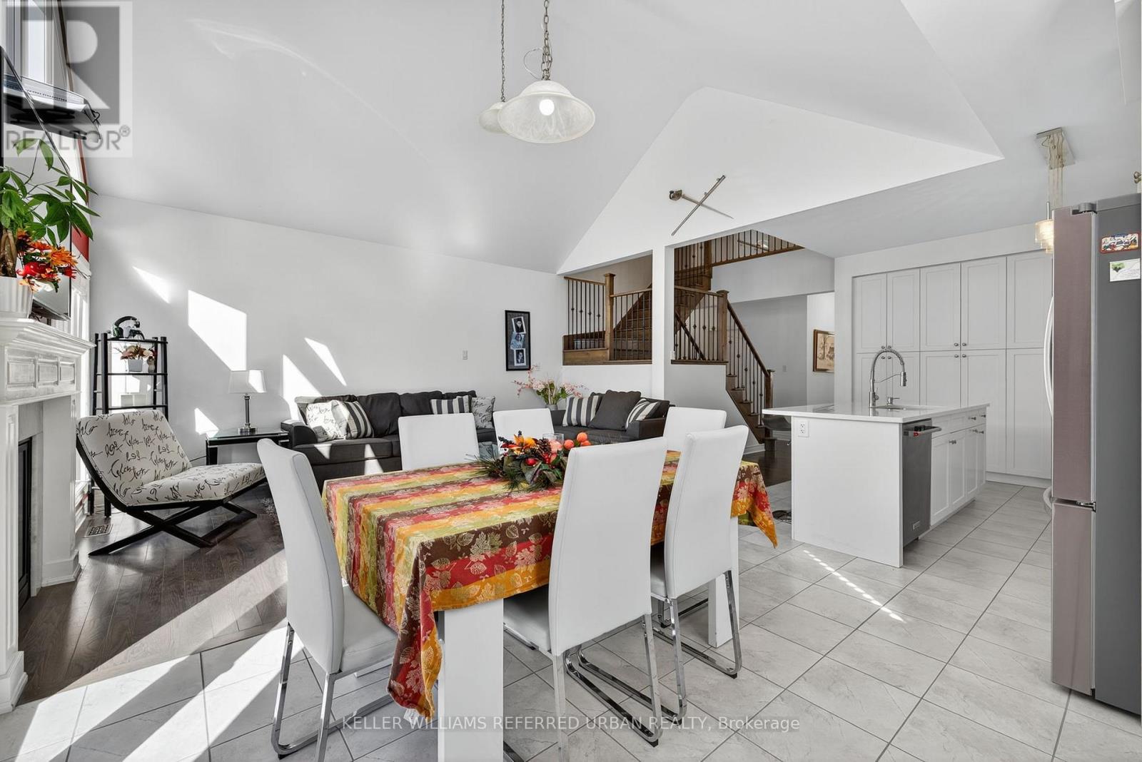 26 Waterton Way, Bradford West Gwillimbury, Ontario  L3Z 0R3 - Photo 14 - N12456556