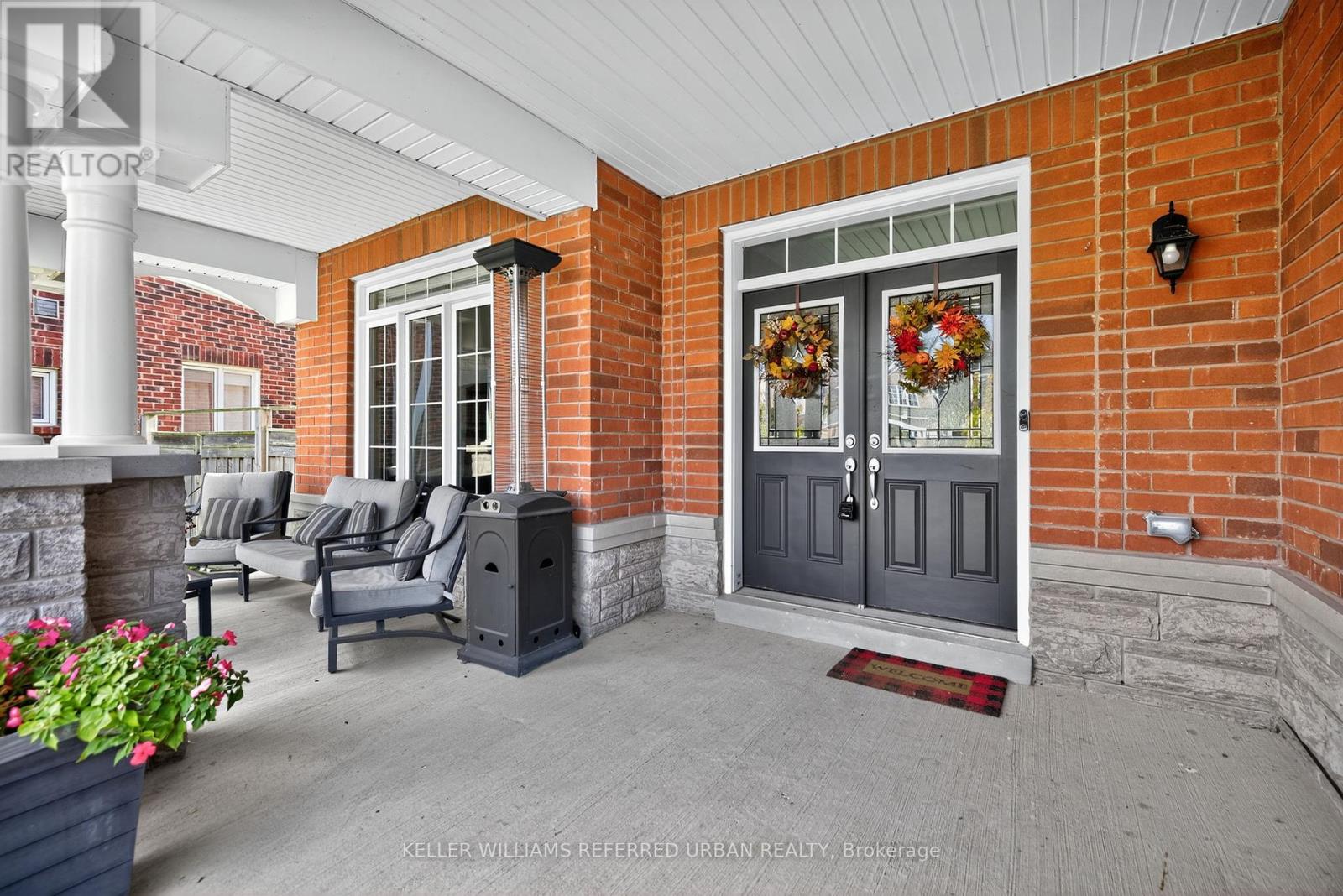 26 Waterton Way, Bradford West Gwillimbury, Ontario  L3Z 0R3 - Photo 2 - N12456556