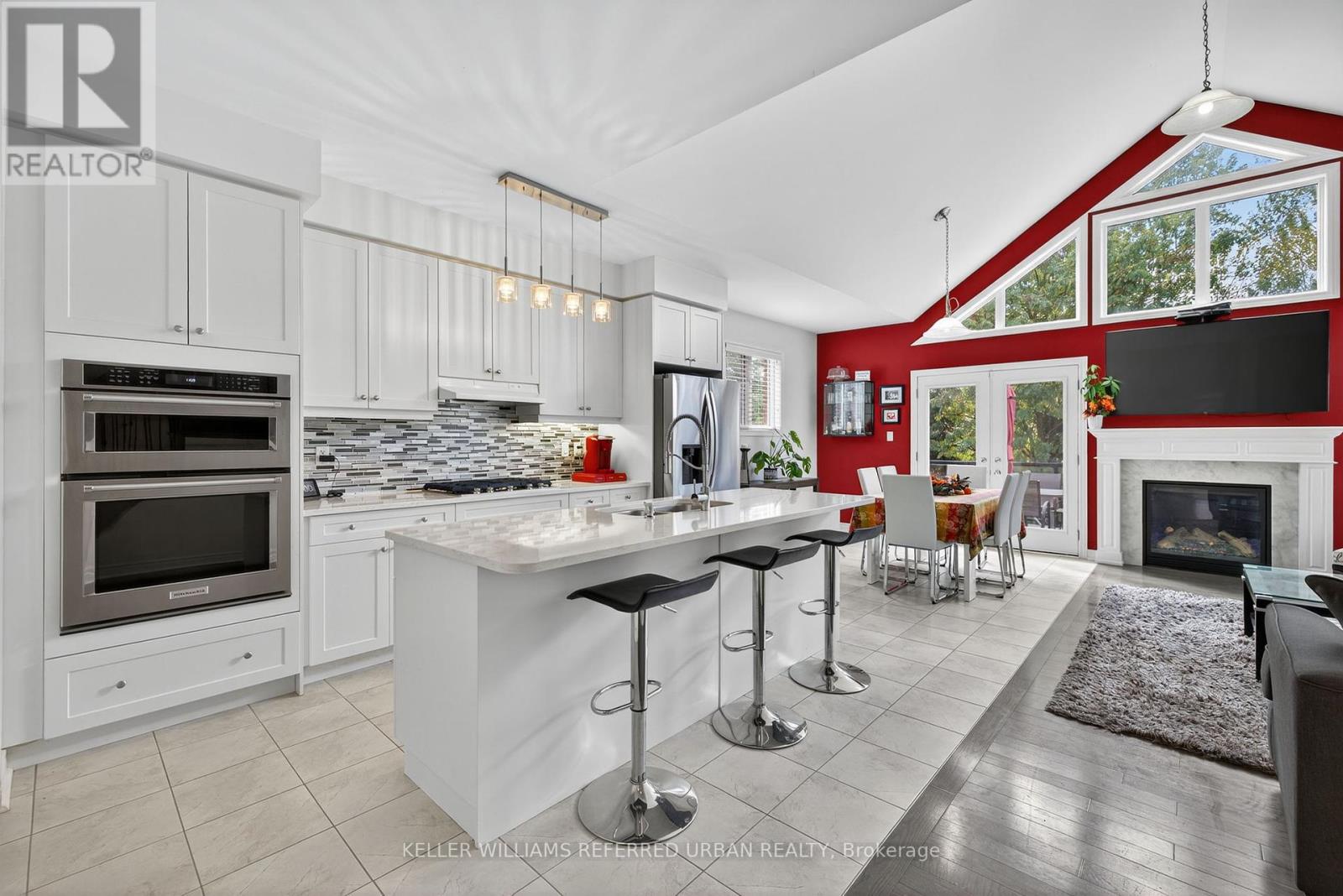 26 Waterton Way, Bradford West Gwillimbury, Ontario  L3Z 0R3 - Photo 7 - N12456556