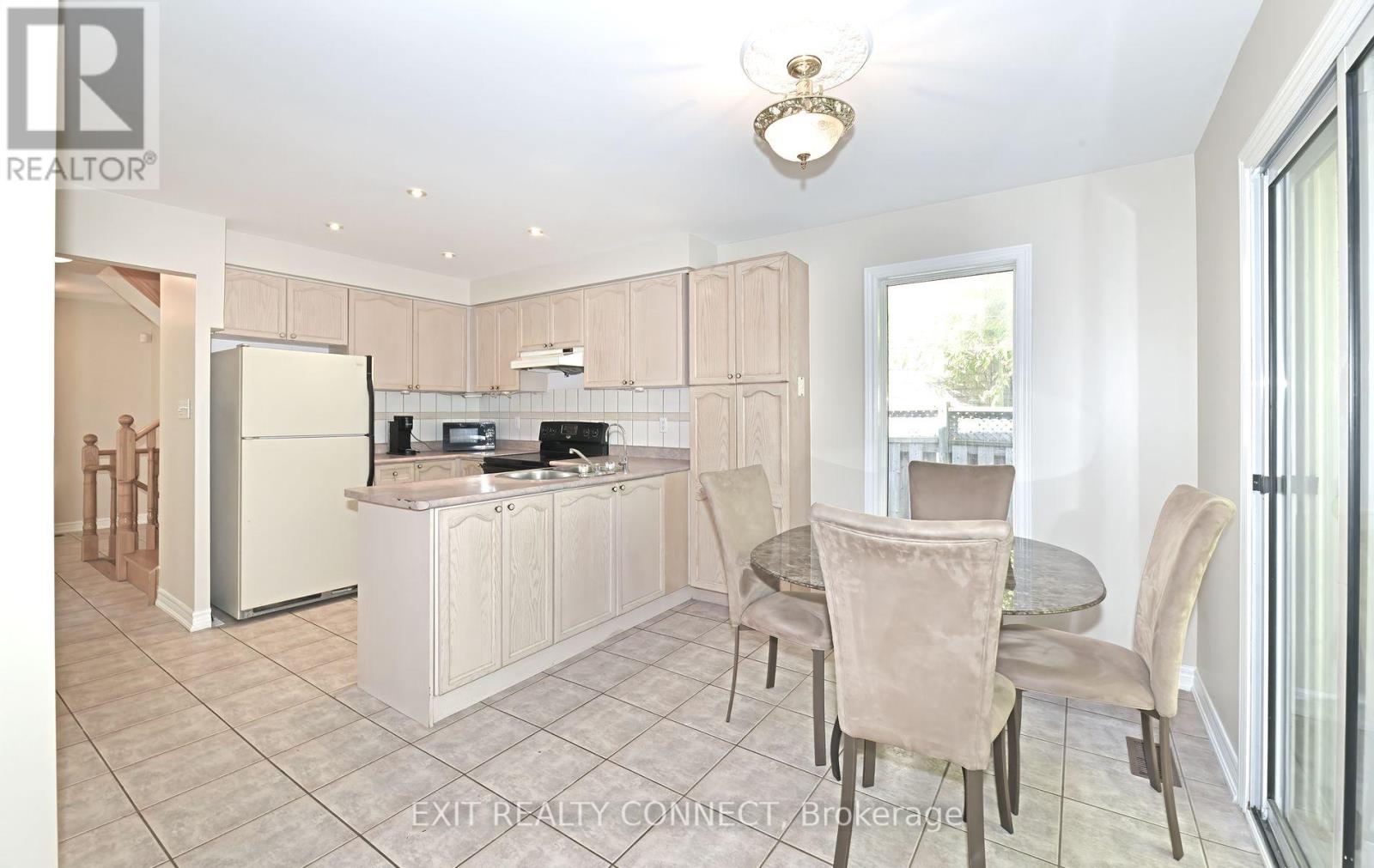 20 Rinaldo Road, Georgina, Ontario  L4P 3X9 - Photo 12 - N12456569