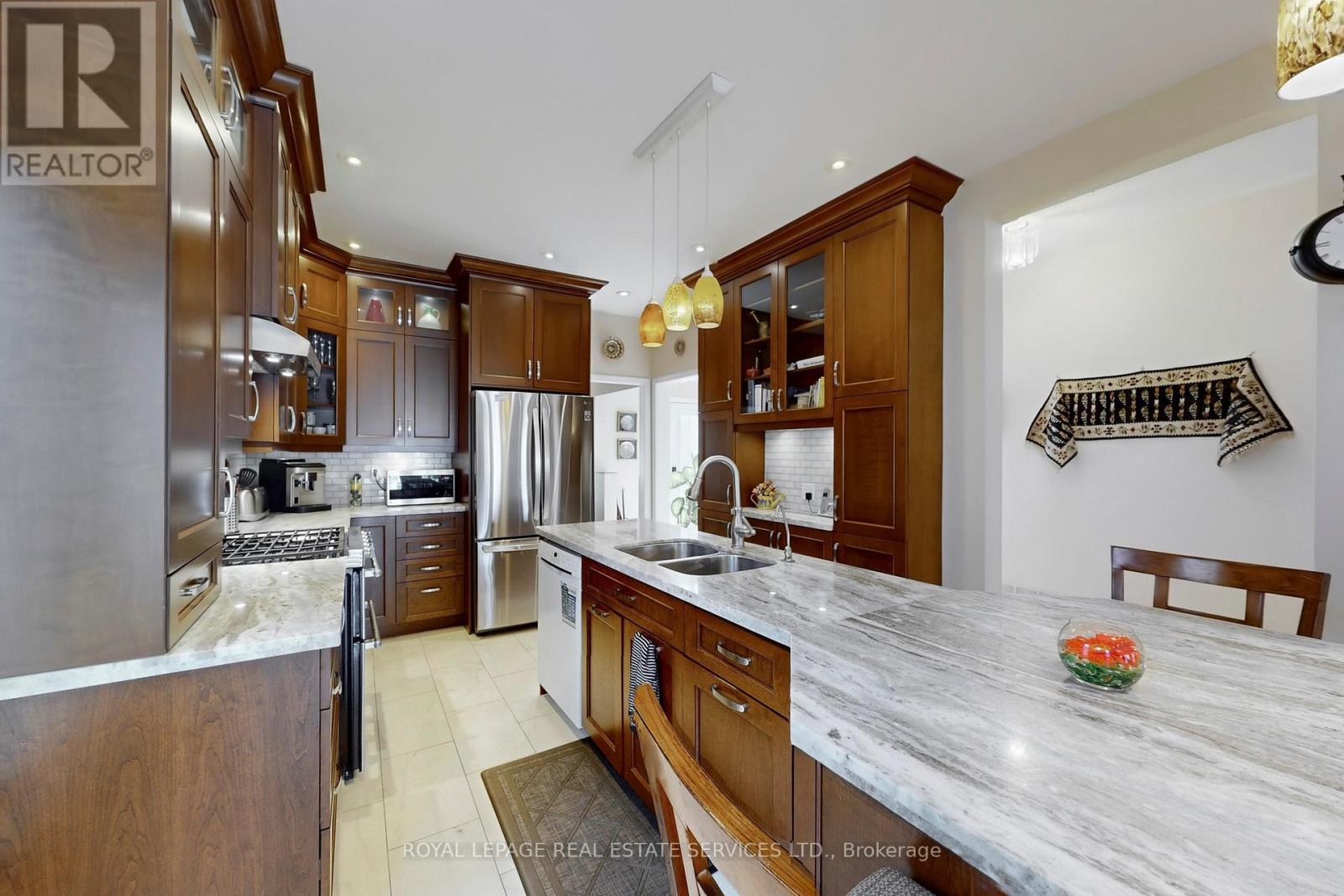 135 Mainprize Crescent, East Gwillimbury, Ontario  L0G 1M0 - Photo 10 - N12456591