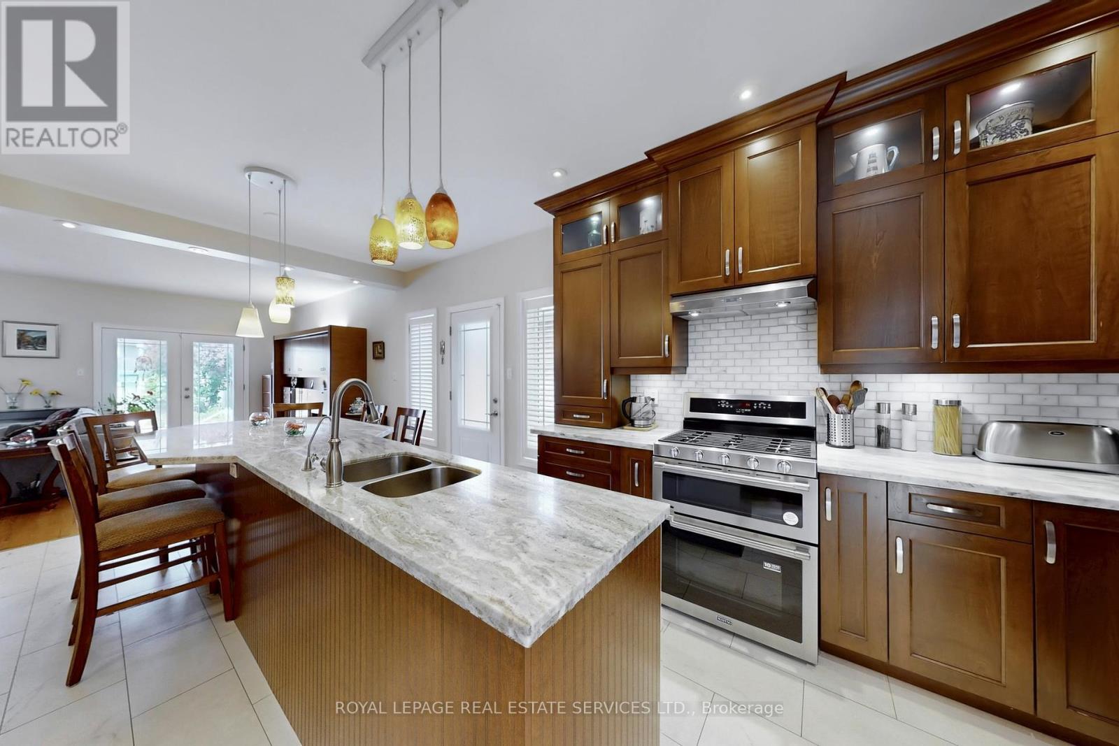 135 Mainprize Crescent, East Gwillimbury, Ontario  L0G 1M0 - Photo 12 - N12456591