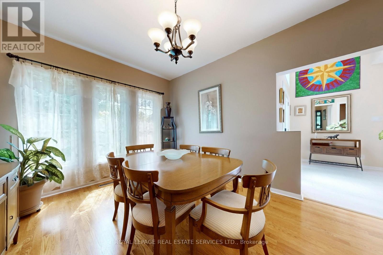 135 Mainprize Crescent, East Gwillimbury, Ontario  L0G 1M0 - Photo 8 - N12456591