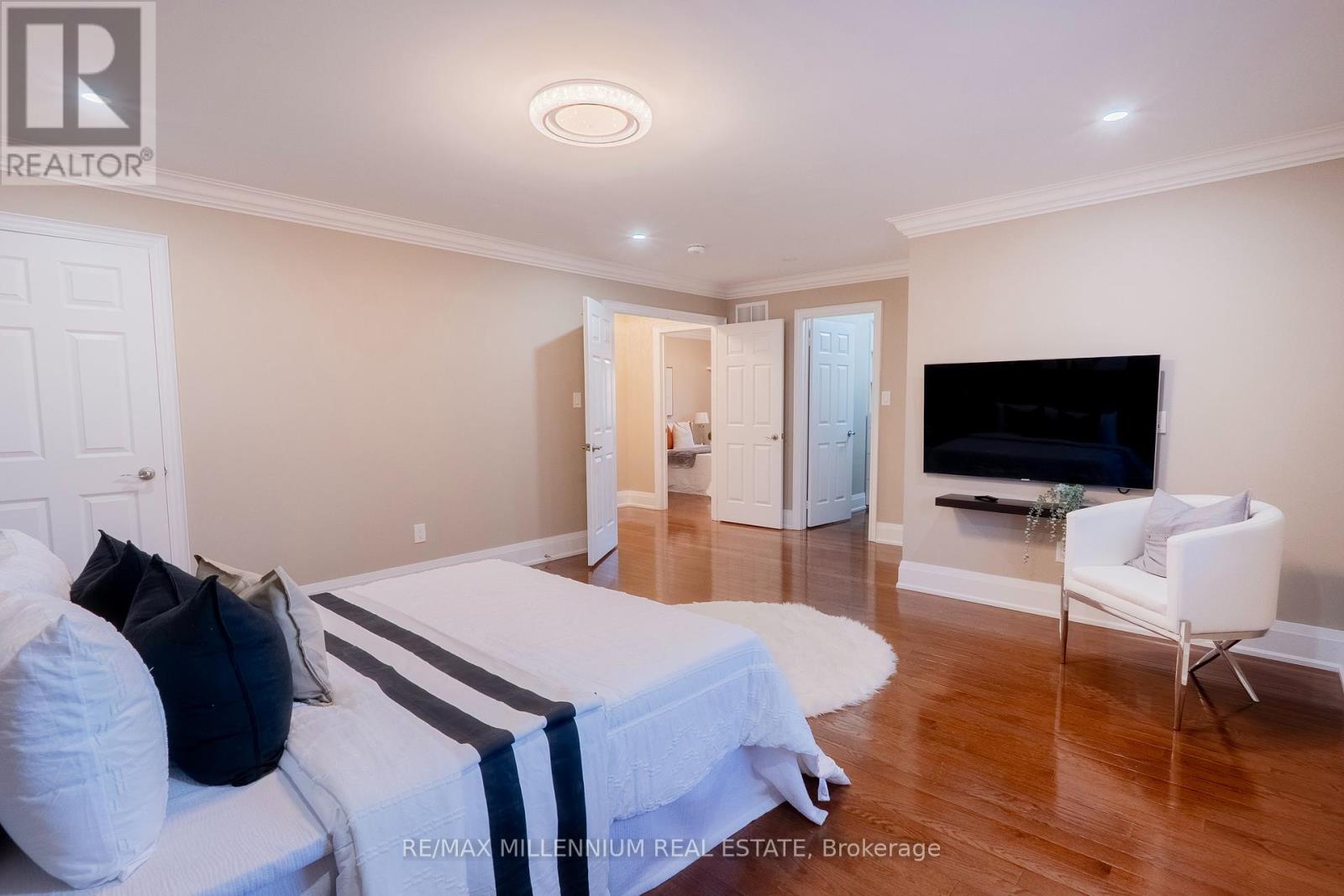 1 Bracknell Avenue, Markham, Ontario  L6C 0B2 - Photo 33 - N12456612