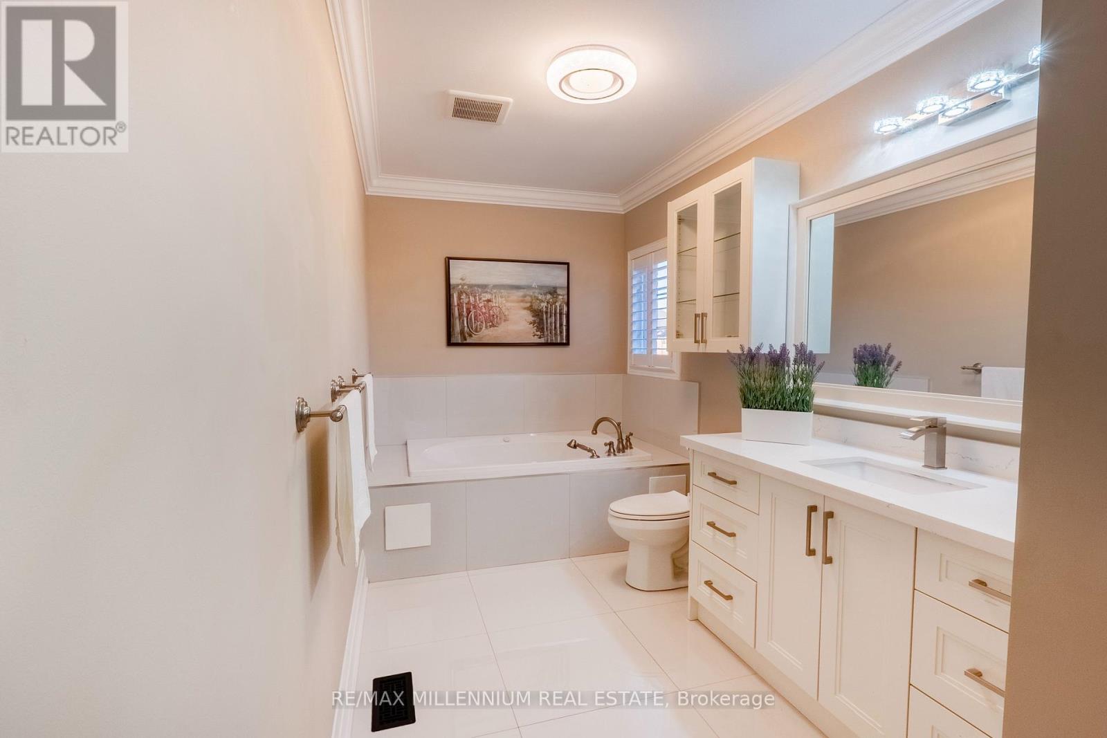 1 Bracknell Avenue, Markham, Ontario  L6C 0B2 - Photo 35 - N12456612