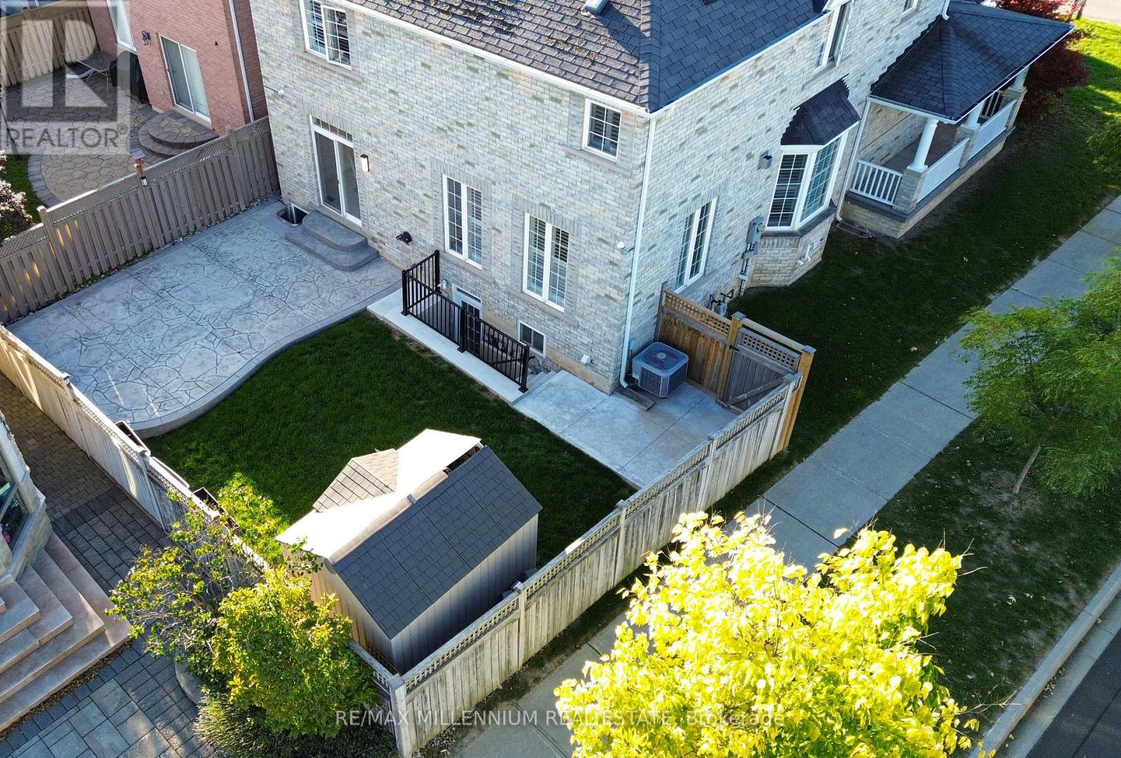 1 Bracknell Avenue, Markham, Ontario  L6C 0B2 - Photo 4 - N12456612
