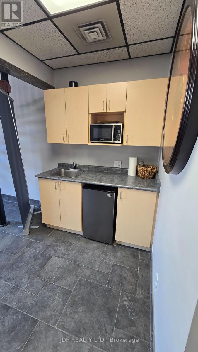 3 - 25 Edilcan Drive, Vaughan, Ontario  L4K 3S4 - Photo 13 - N12456635