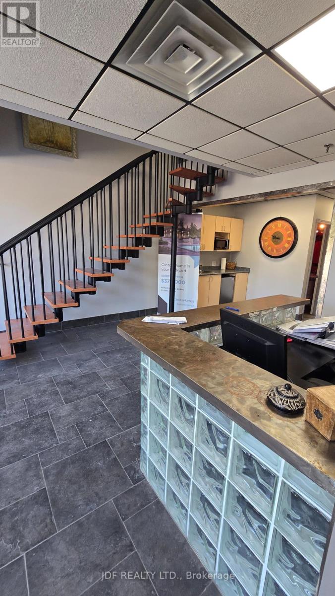 3 - 25 Edilcan Drive, Vaughan, Ontario  L4K 3S4 - Photo 4 - N12456635