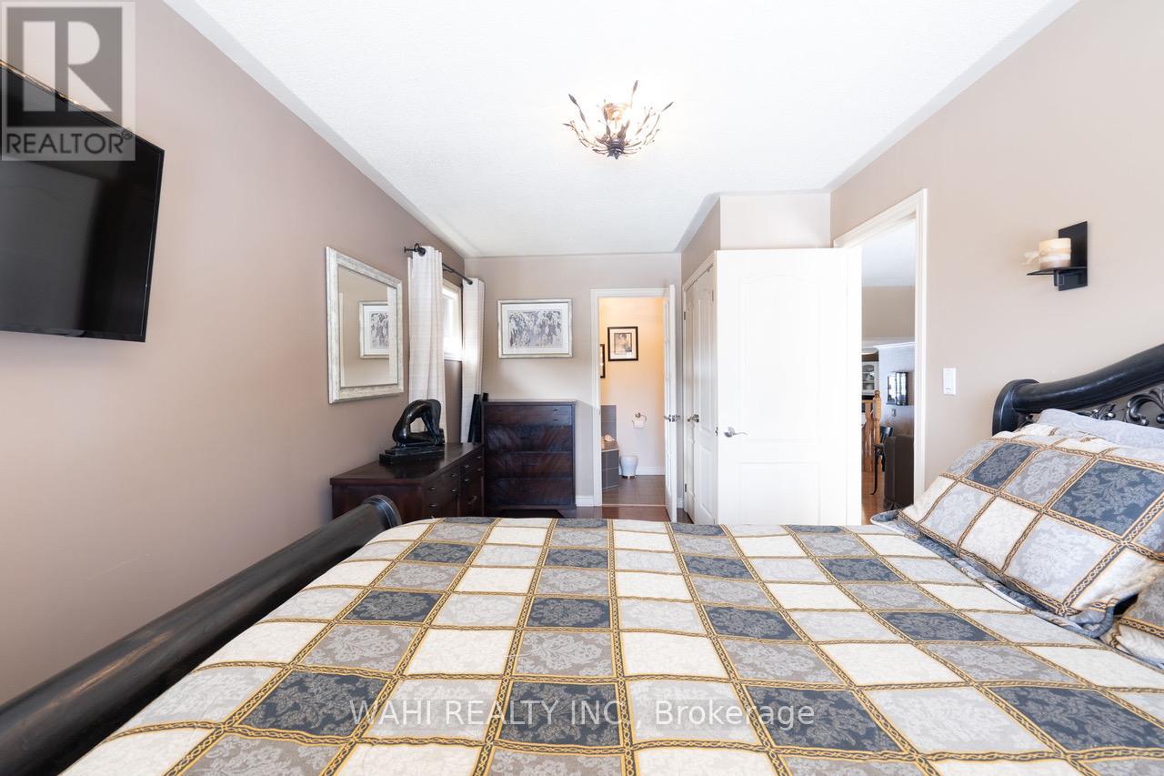 1336 Maple Road, Innisfil, Ontario  L0L 1C0 - Photo 7 - N12456645