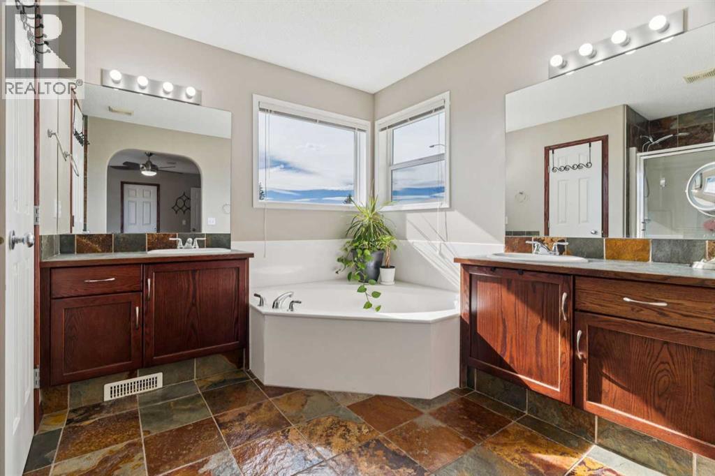 69 Rocky Ridge Heath Nw, Calgary, Alberta  T3G 4Z7 - Photo 16 - A2262243