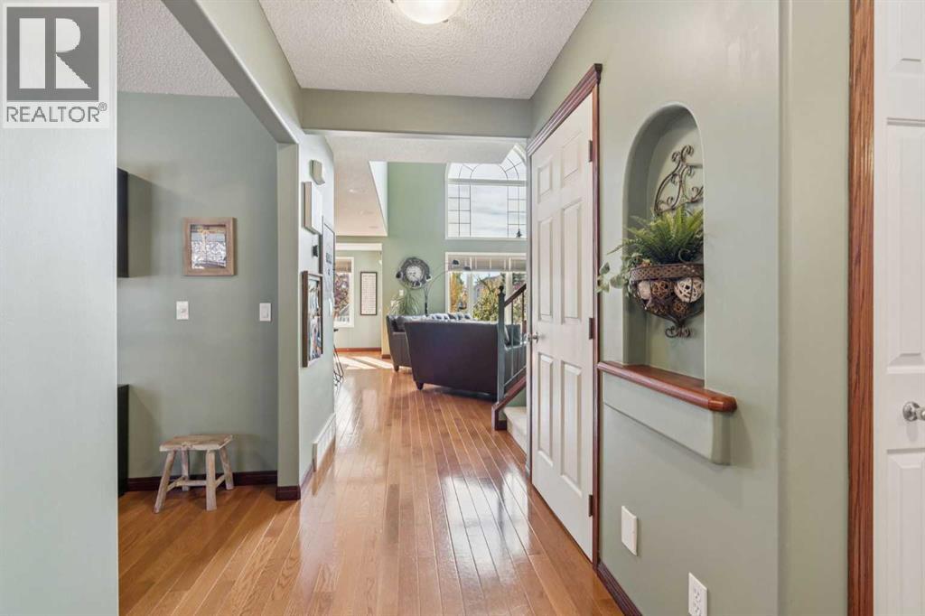 69 Rocky Ridge Heath Nw, Calgary, Alberta  T3G 4Z7 - Photo 3 - A2262243