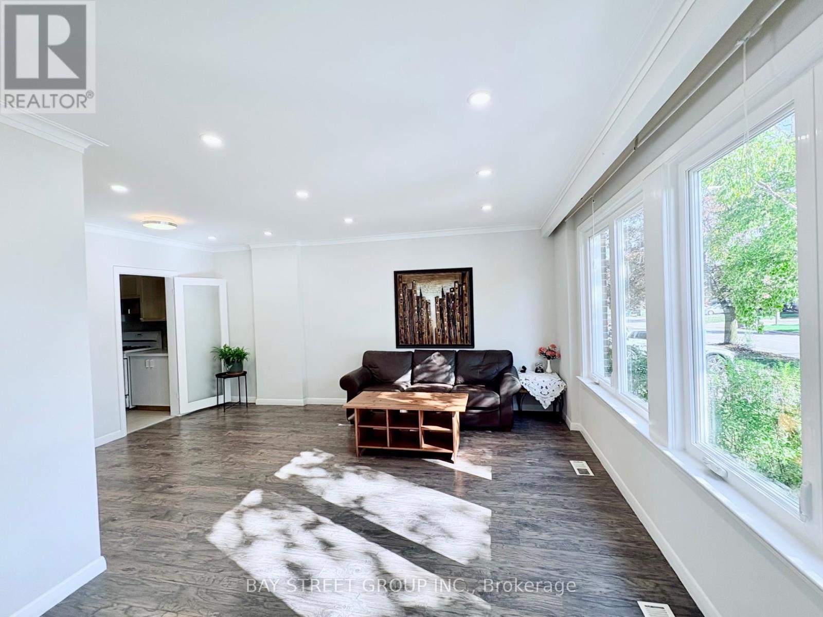 2175 Wiseman Court, Mississauga, Ontario  L5J 1P3 - Photo 10 - W12449872