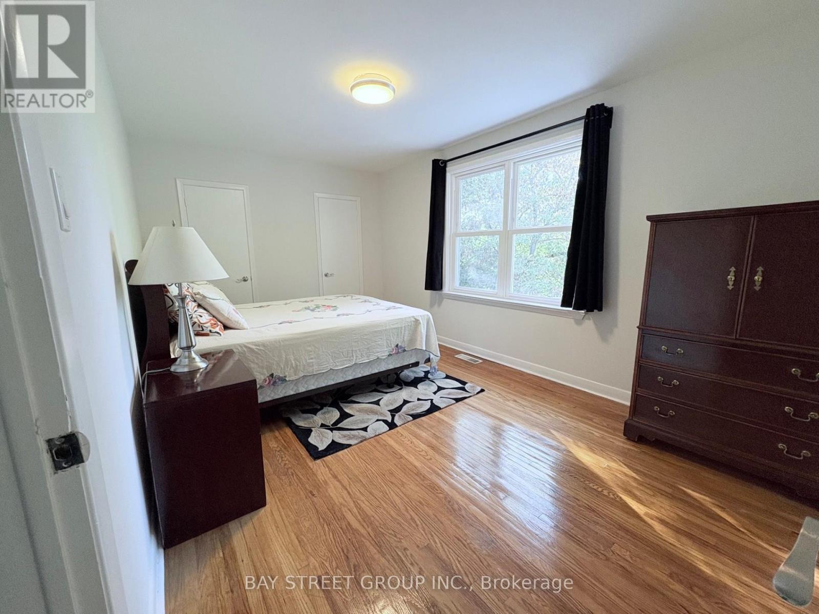 2175 Wiseman Court, Mississauga, Ontario  L5J 1P3 - Photo 12 - W12449872