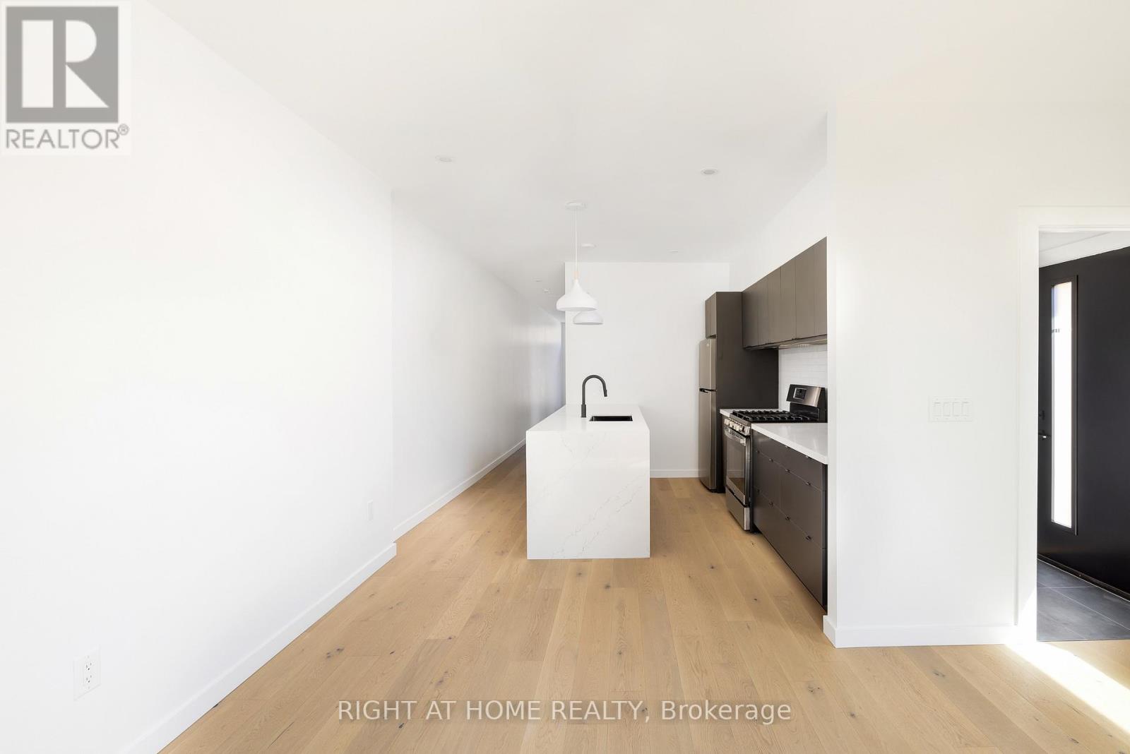 Unit #2 - 86 Lansdowne Avenue, Toronto, Ontario  M6K 2V9 - Photo 6 - W12454179