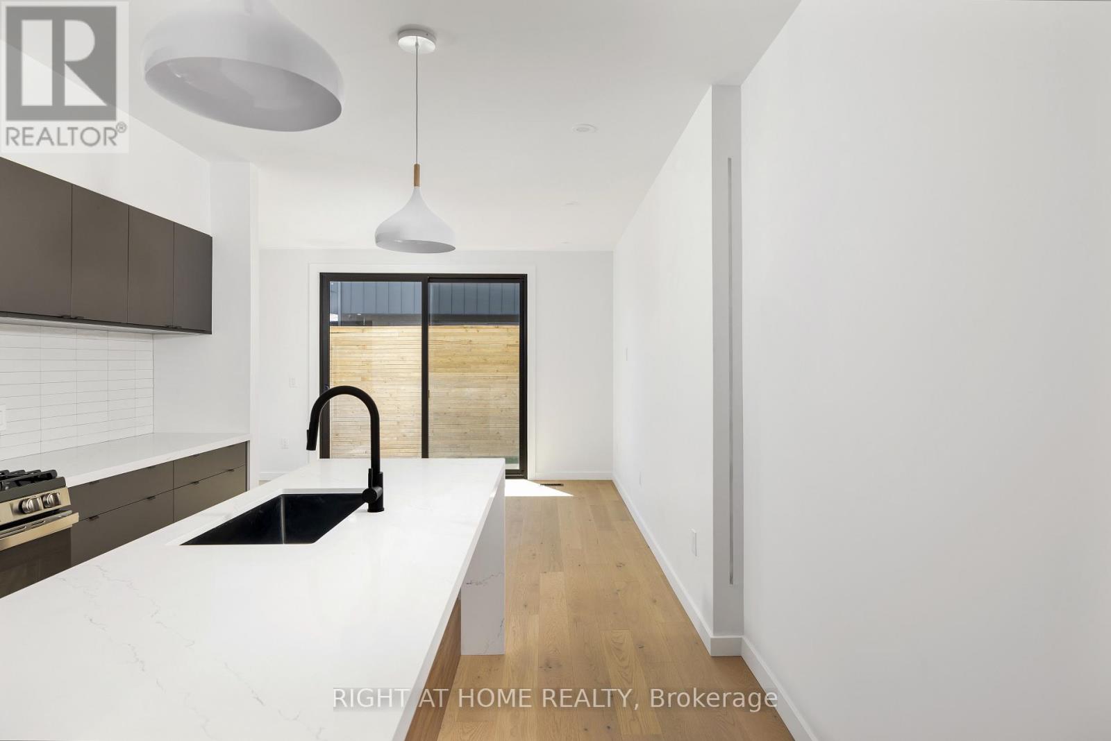 Unit #2 - 86 Lansdowne Avenue, Toronto, Ontario  M6K 2V9 - Photo 4 - W12454179