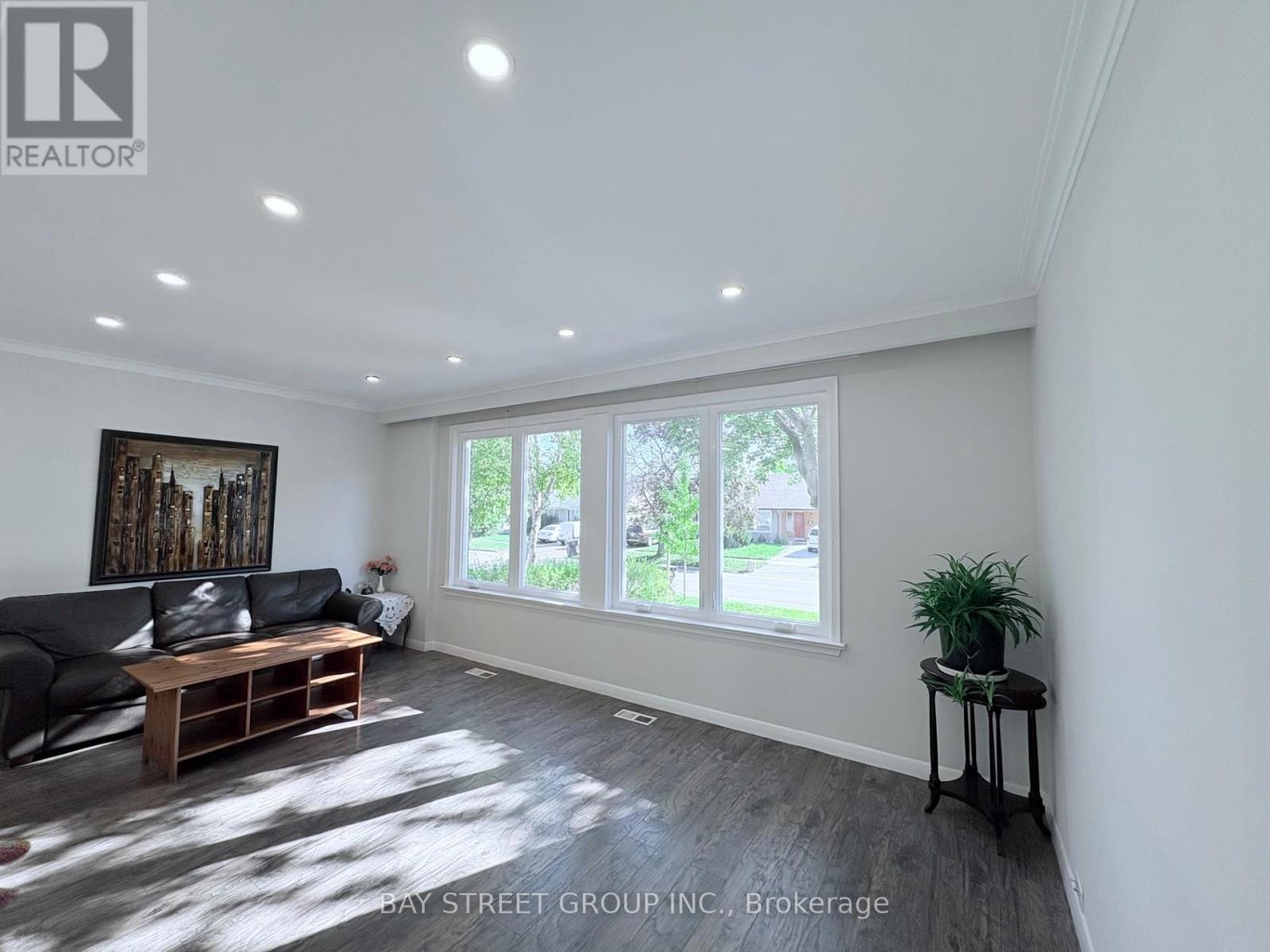 2175 Wiseman Court, Mississauga, Ontario  L5J 1P3 - Photo 8 - W12449872