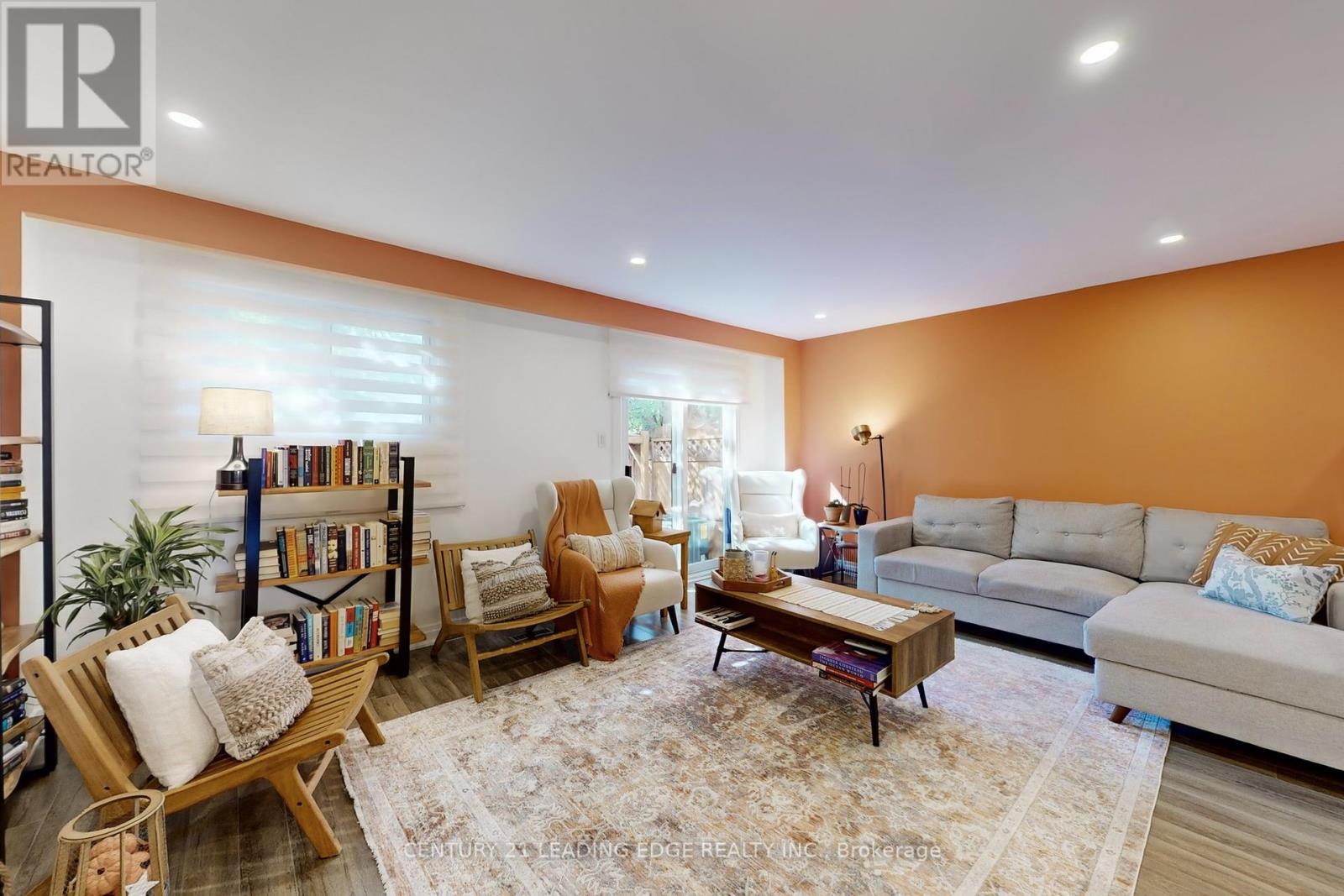 589 Francis Road E, Burlington, Ontario  L7T 3X6 - Photo 4 - W12456296