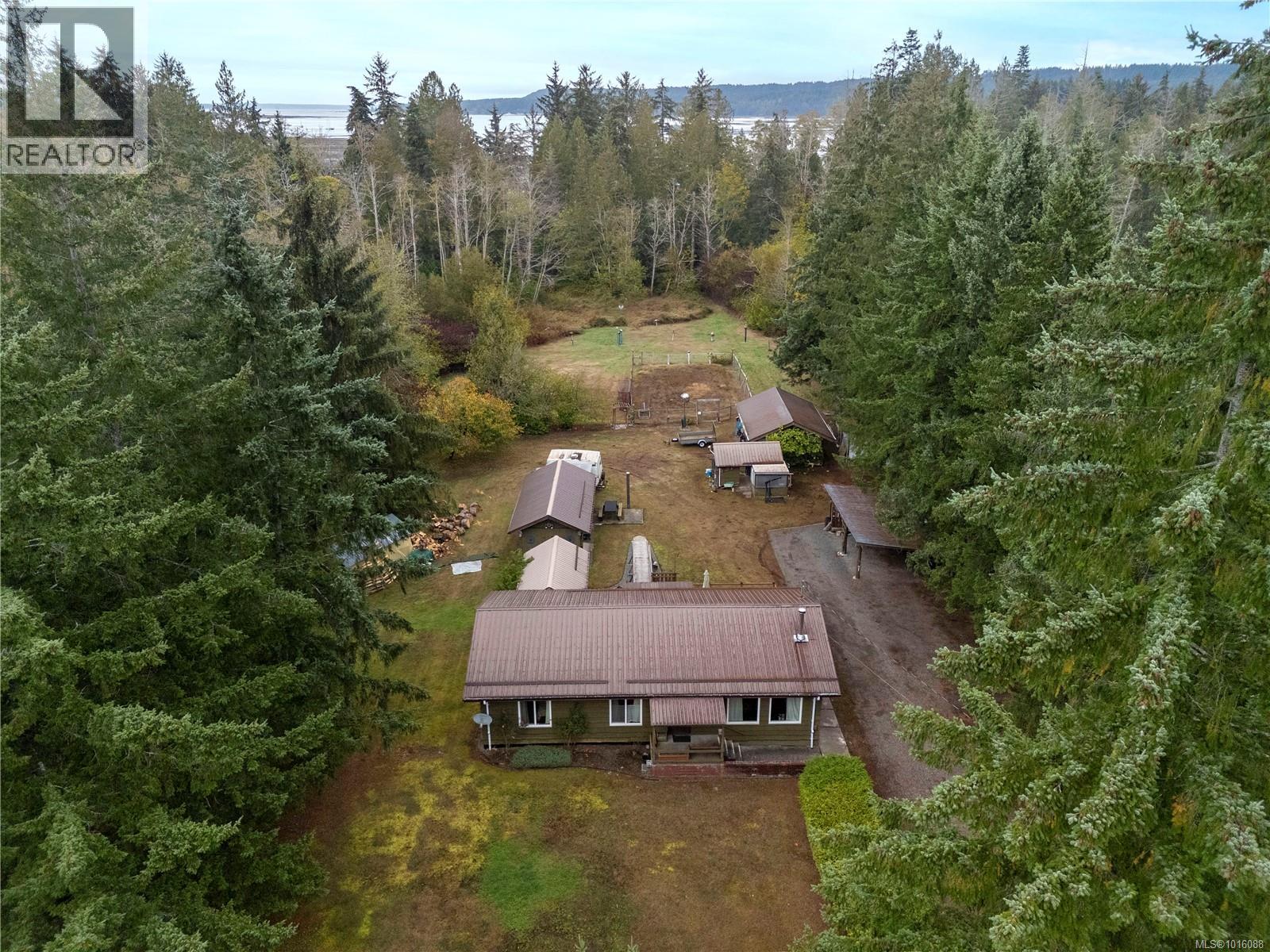 372 Bates Dr, Fanny Bay, British Columbia  V0R 1W0 - Photo 5 - 1016088