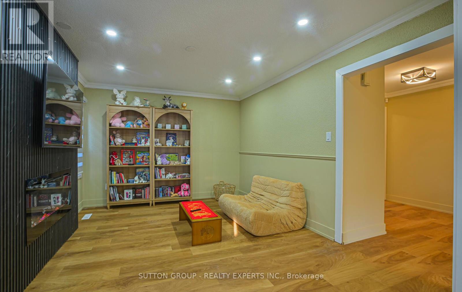 4322 Shelby Crescent, Mississauga, Ontario  L4W 3T3 - Photo 7 - W12456505
