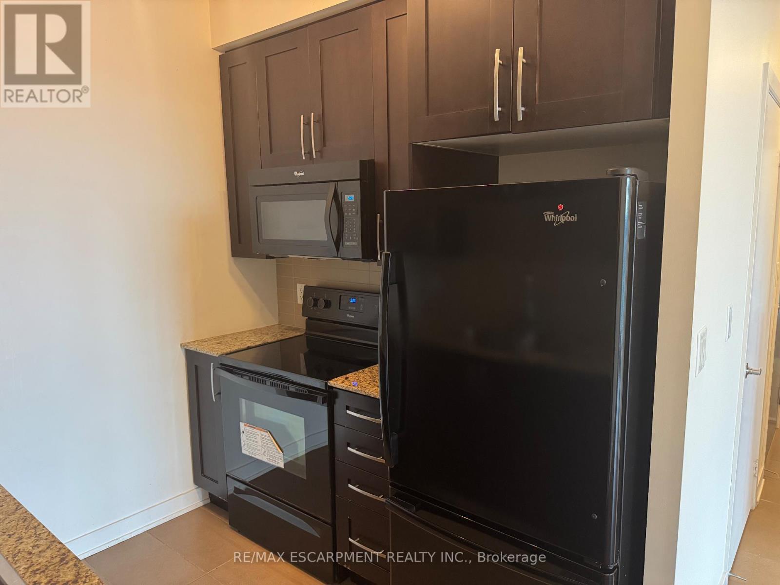 4105 - 4070 Confederation Parkway, Mississauga, Ontario  L5B 0E9 - Photo 11 - W12456514