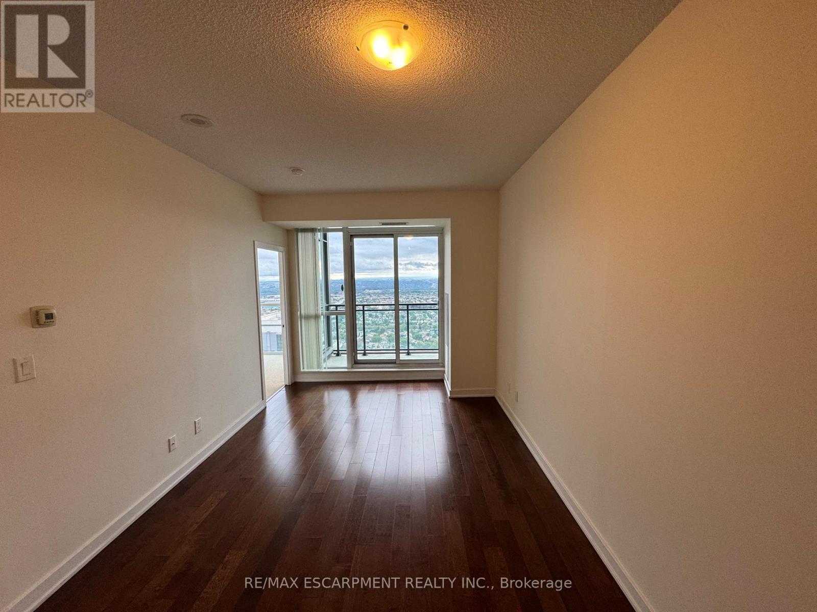 4105 - 4070 Confederation Parkway, Mississauga, Ontario  L5B 0E9 - Photo 12 - W12456514