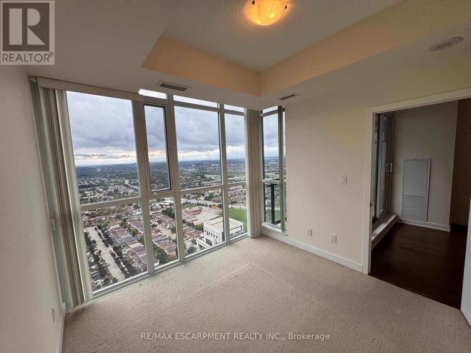 4105 - 4070 Confederation Parkway, Mississauga, Ontario  L5B 0E9 - Photo 16 - W12456514