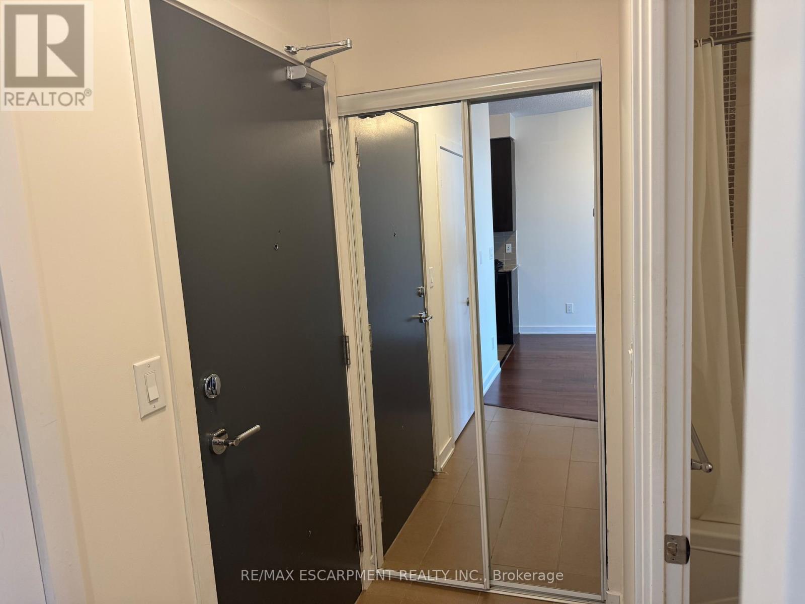 4105 - 4070 Confederation Parkway, Mississauga, Ontario  L5B 0E9 - Photo 4 - W12456514