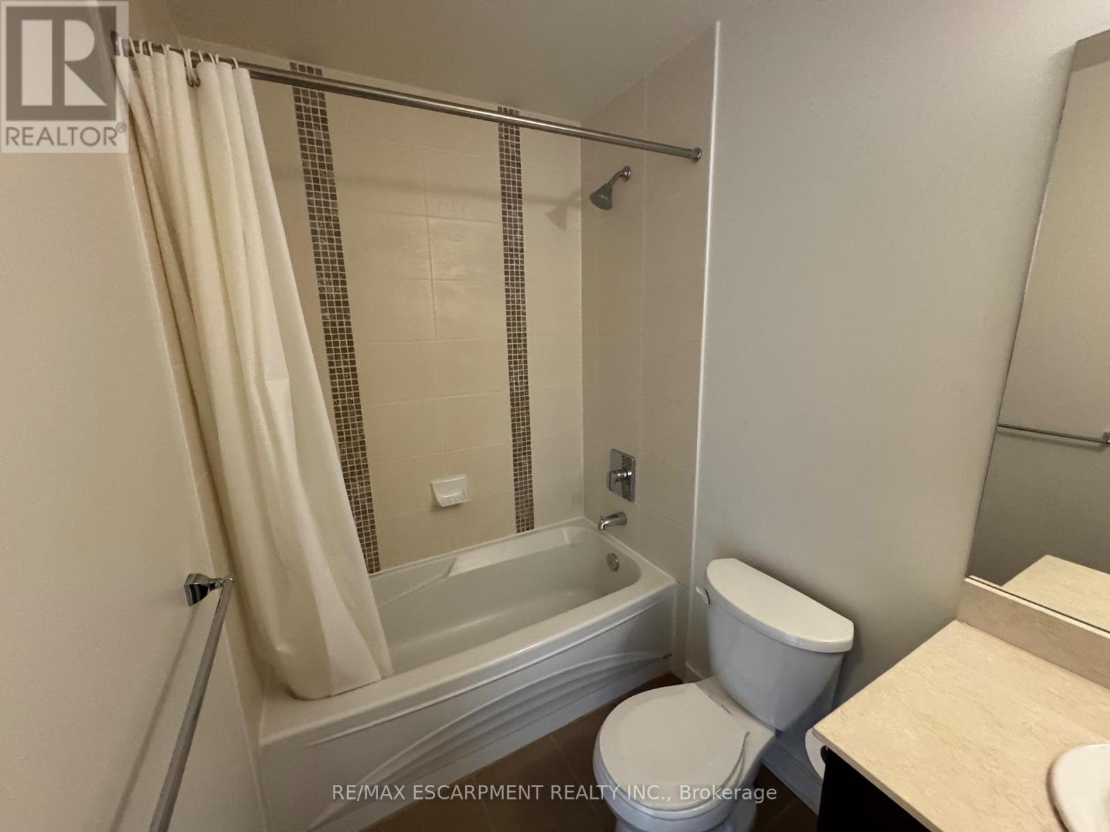 4105 - 4070 Confederation Parkway, Mississauga, Ontario  L5B 0E9 - Photo 5 - W12456514