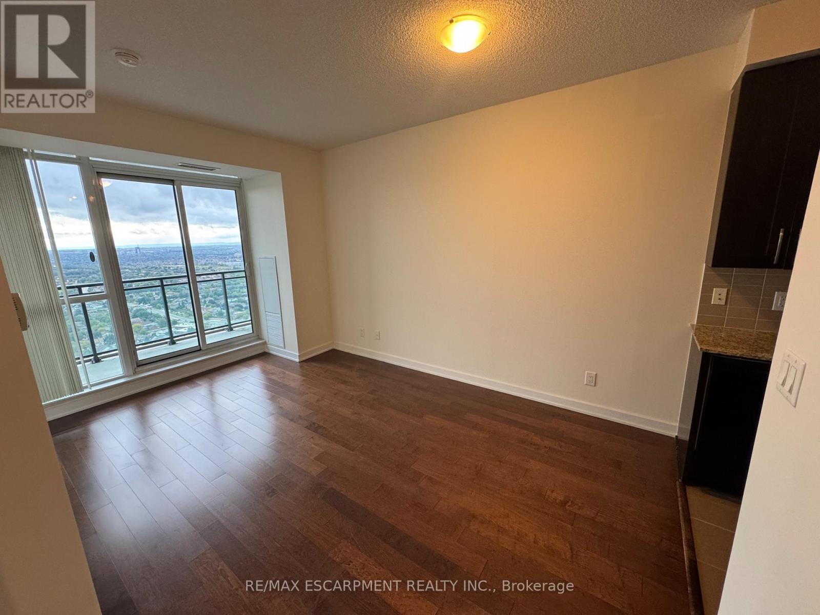 4105 - 4070 Confederation Parkway, Mississauga, Ontario  L5B 0E9 - Photo 7 - W12456514