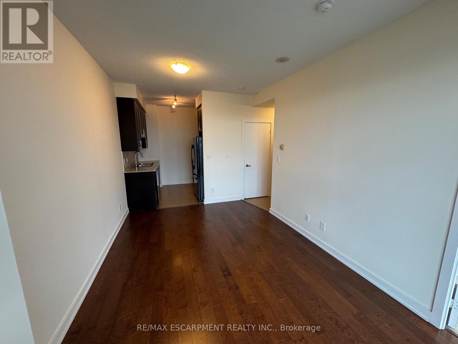 4105 - 4070 Confederation Parkway, Mississauga, Ontario  L5B 0E9 - Photo 8 - W12456514