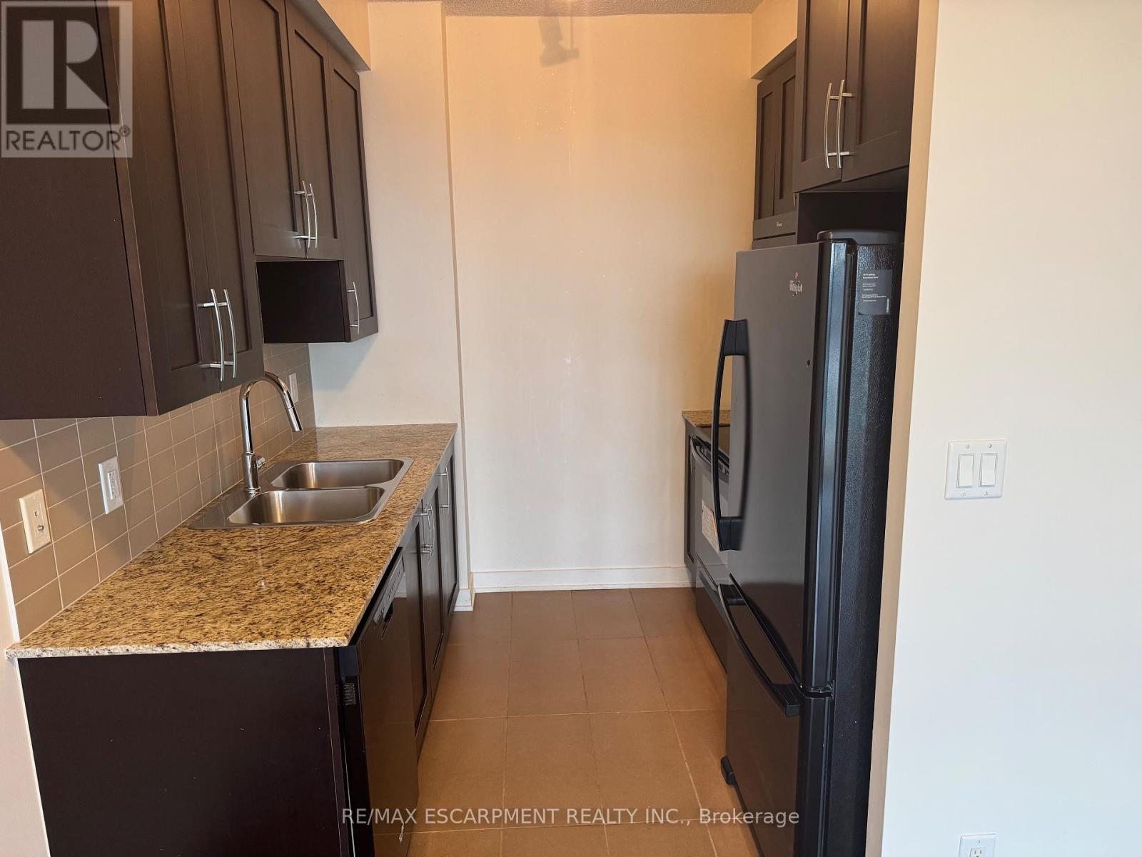 4105 - 4070 Confederation Parkway, Mississauga, Ontario  L5B 0E9 - Photo 9 - W12456514