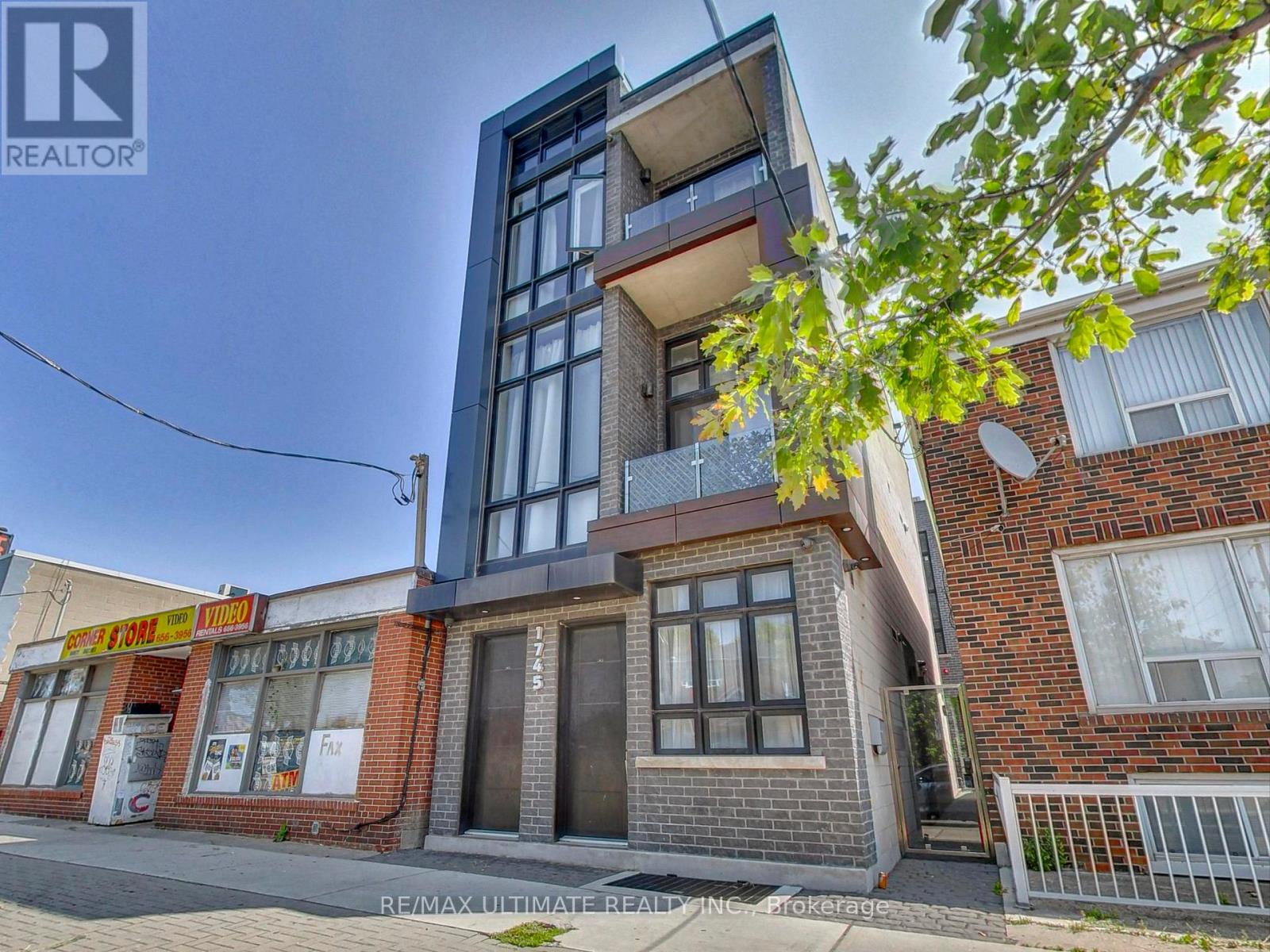 4 - 1745 KEELE STREET, Toronto, Ontario