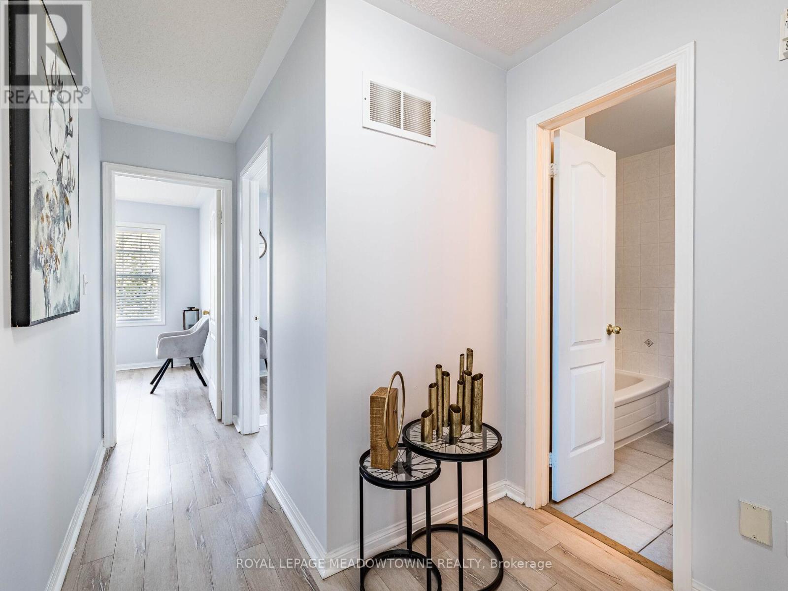 641 Porter Way, Milton, Ontario  L9T 5W2 - Photo 22 - W12456541