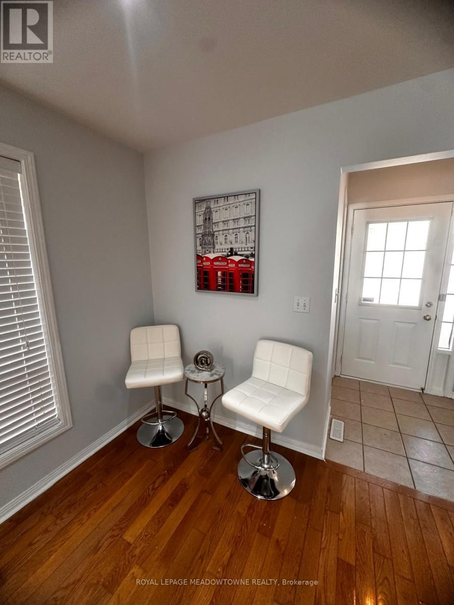 641 Porter Way, Milton, Ontario  L9T 5W2 - Photo 9 - W12456541