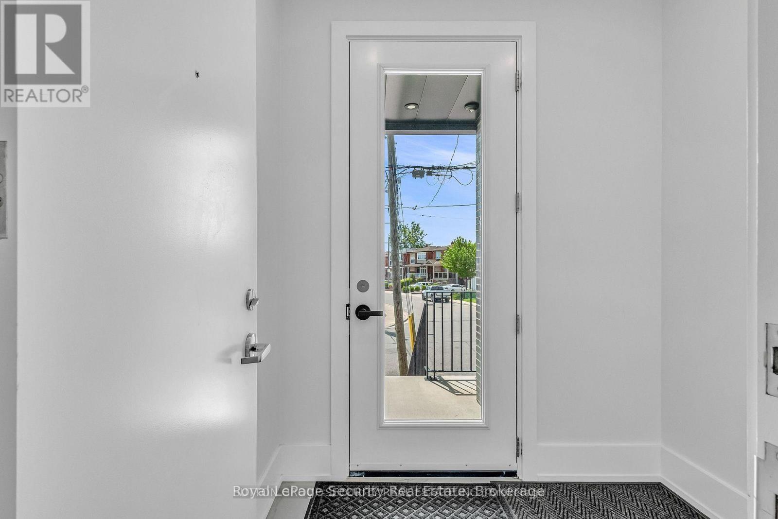 Main Floor - 411 Blackthorn Avenue, Toronto, Ontario  M6M 3C1 - Photo 5 - W12456548
