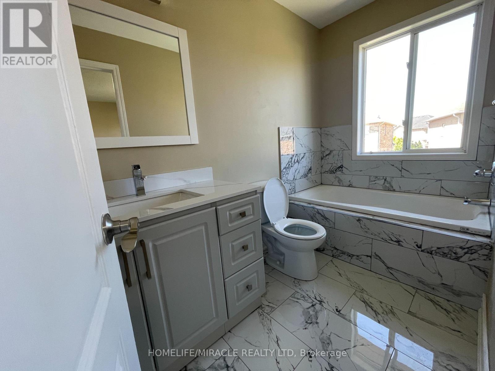 Upper - 34 Brunswick Street, Brampton, Ontario  L6X 4Y5 - Photo 13 - W12456552
