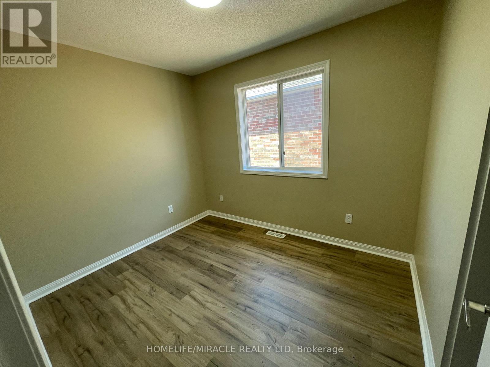 Upper - 34 Brunswick Street, Brampton, Ontario  L6X 4Y5 - Photo 16 - W12456552