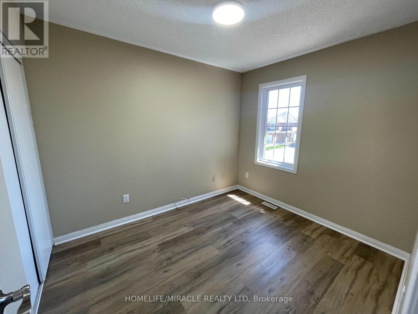 Upper - 34 Brunswick Street, Brampton, Ontario  L6X 4Y5 - Photo 18 - W12456552