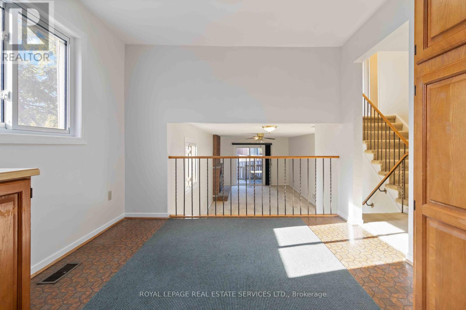 907 Thistle Down Circle, Mississauga, Ontario  L5C 3K5 - Photo 18 - W12456571