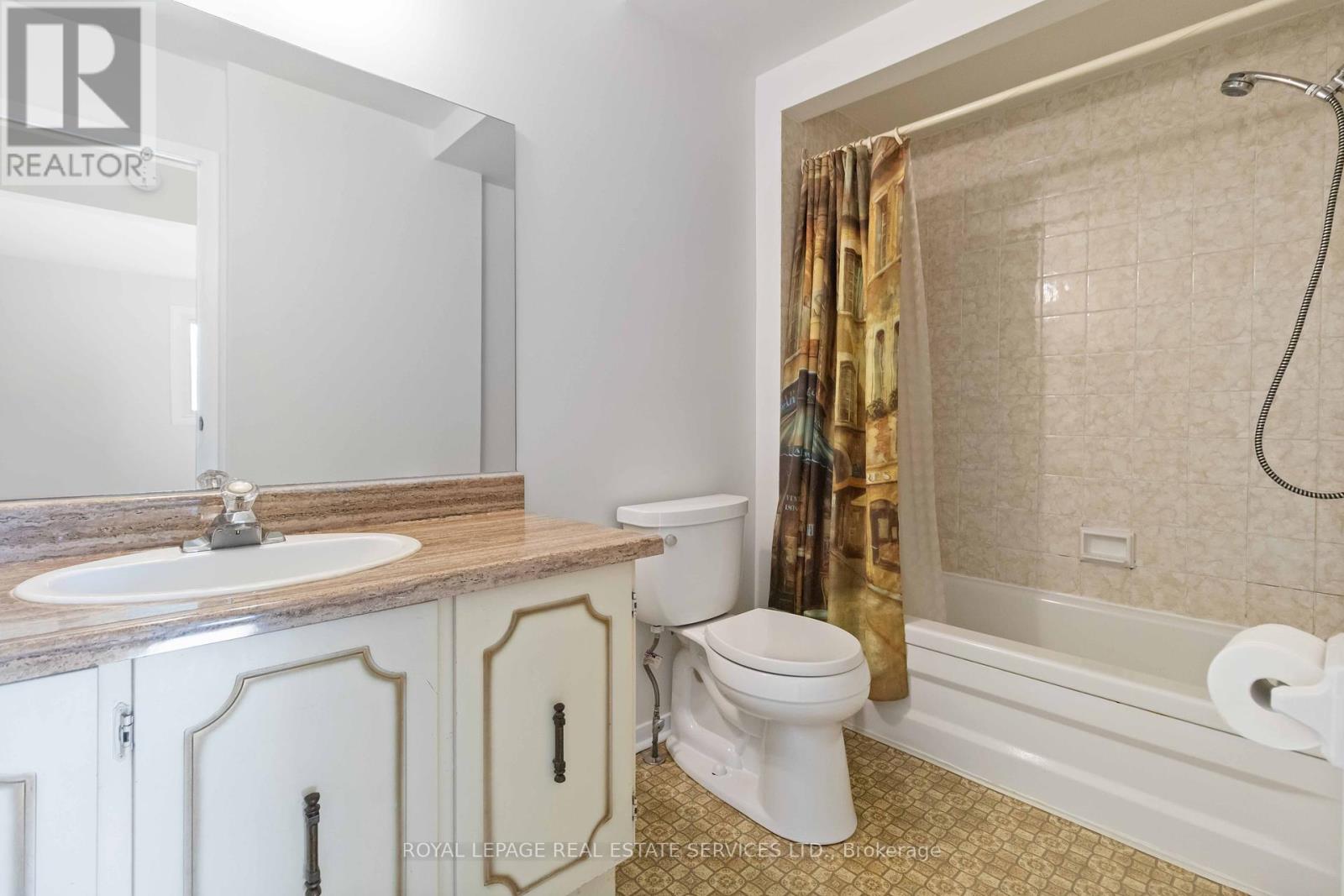 907 Thistle Down Circle, Mississauga, Ontario  L5C 3K5 - Photo 33 - W12456571