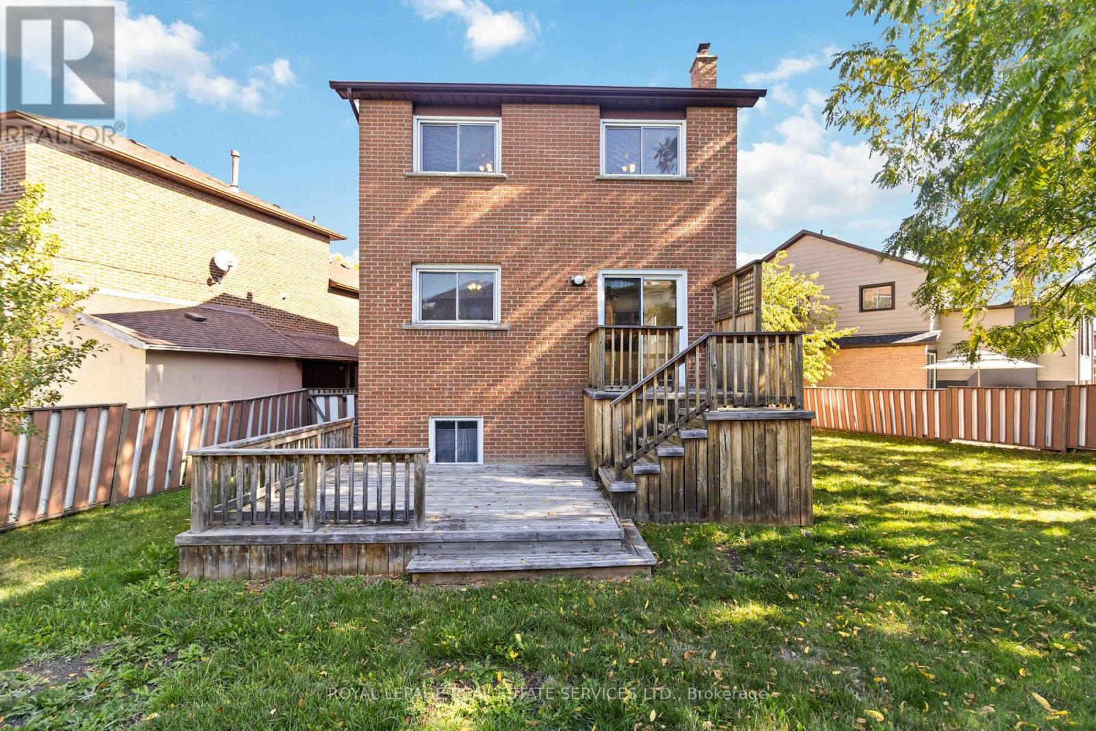 907 Thistle Down Circle, Mississauga, Ontario  L5C 3K5 - Photo 41 - W12456571