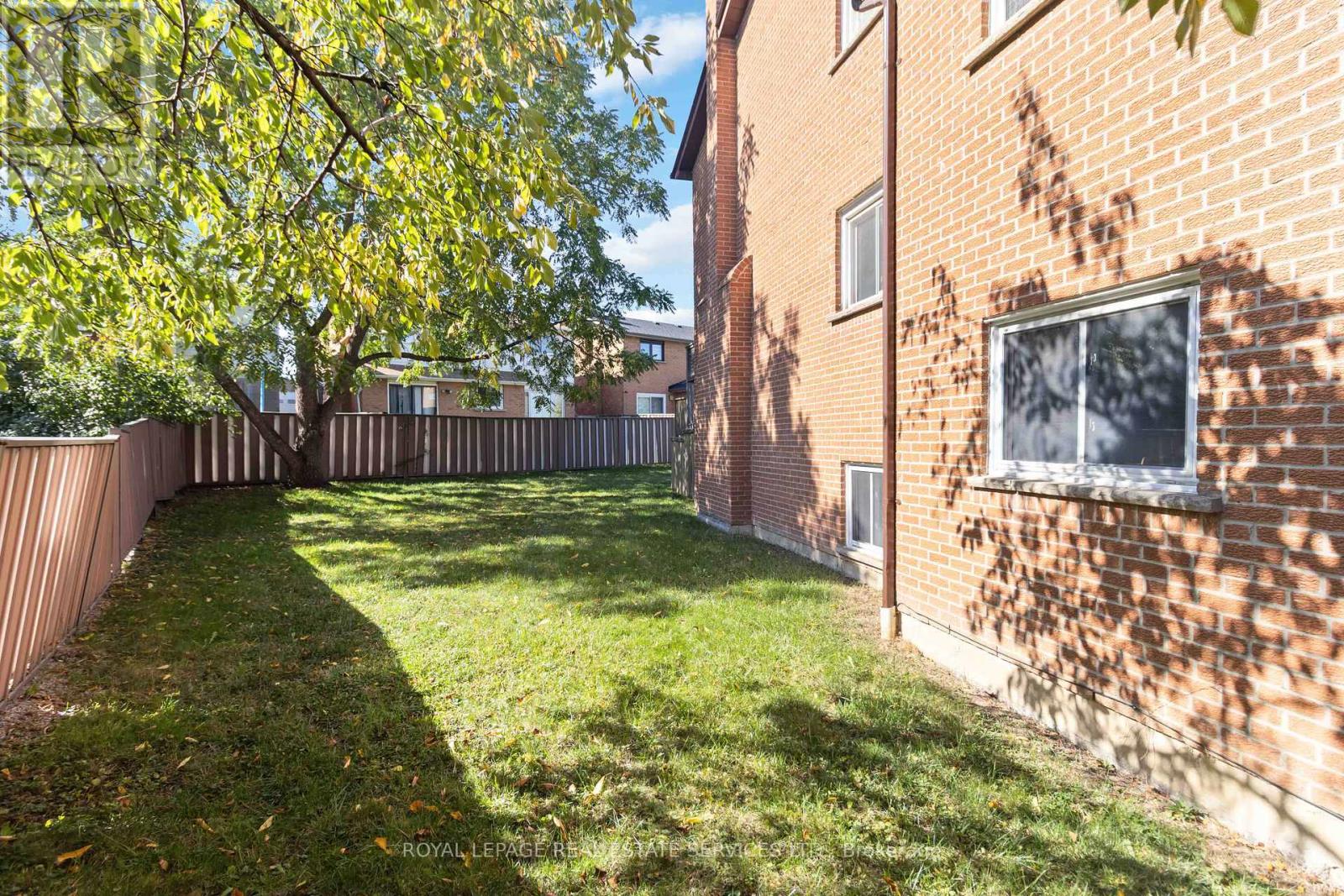 907 Thistle Down Circle, Mississauga, Ontario  L5C 3K5 - Photo 43 - W12456571