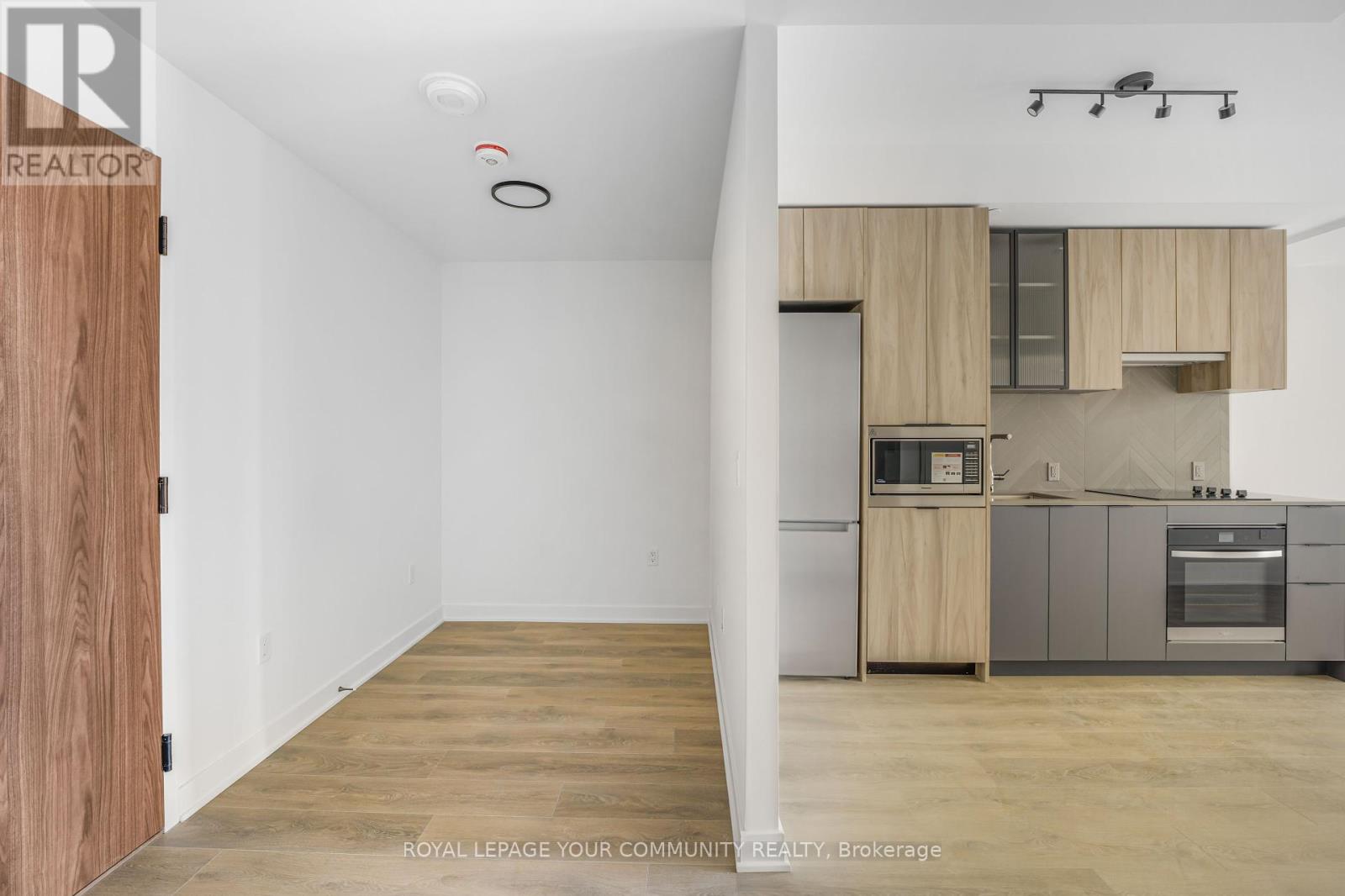 308 - 1037 The Queensway, Toronto, Ontario  M8Z 6C7 - Photo 8 - W12456578