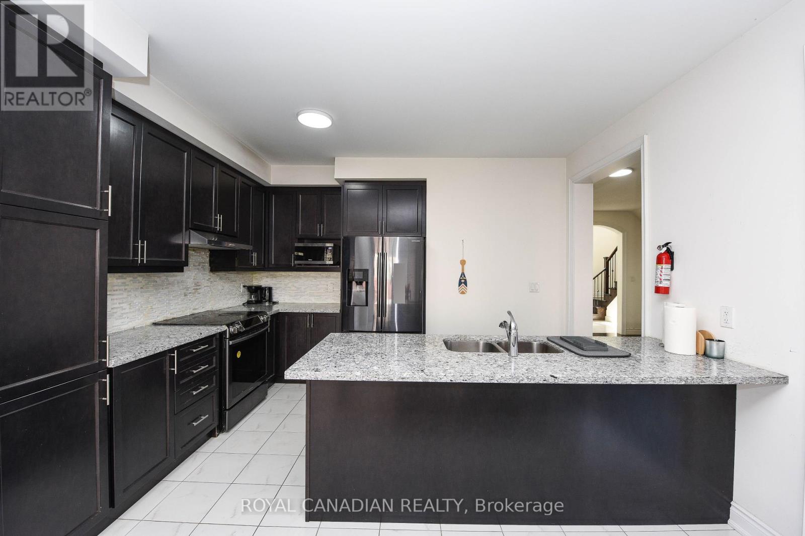 Upper - 8 Prairie Creek Crescent, Brampton, Ontario  L6Y 6C9 - Photo 10 - W12456580