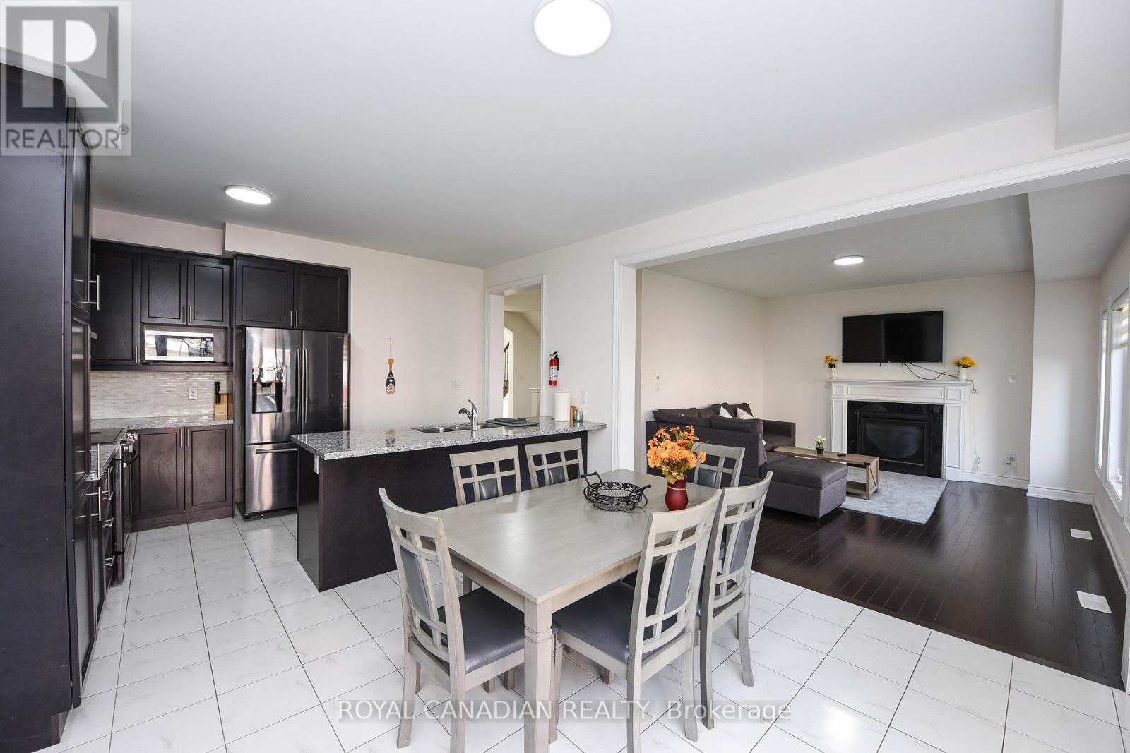 Upper - 8 Prairie Creek Crescent, Brampton, Ontario  L6Y 6C9 - Photo 11 - W12456580
