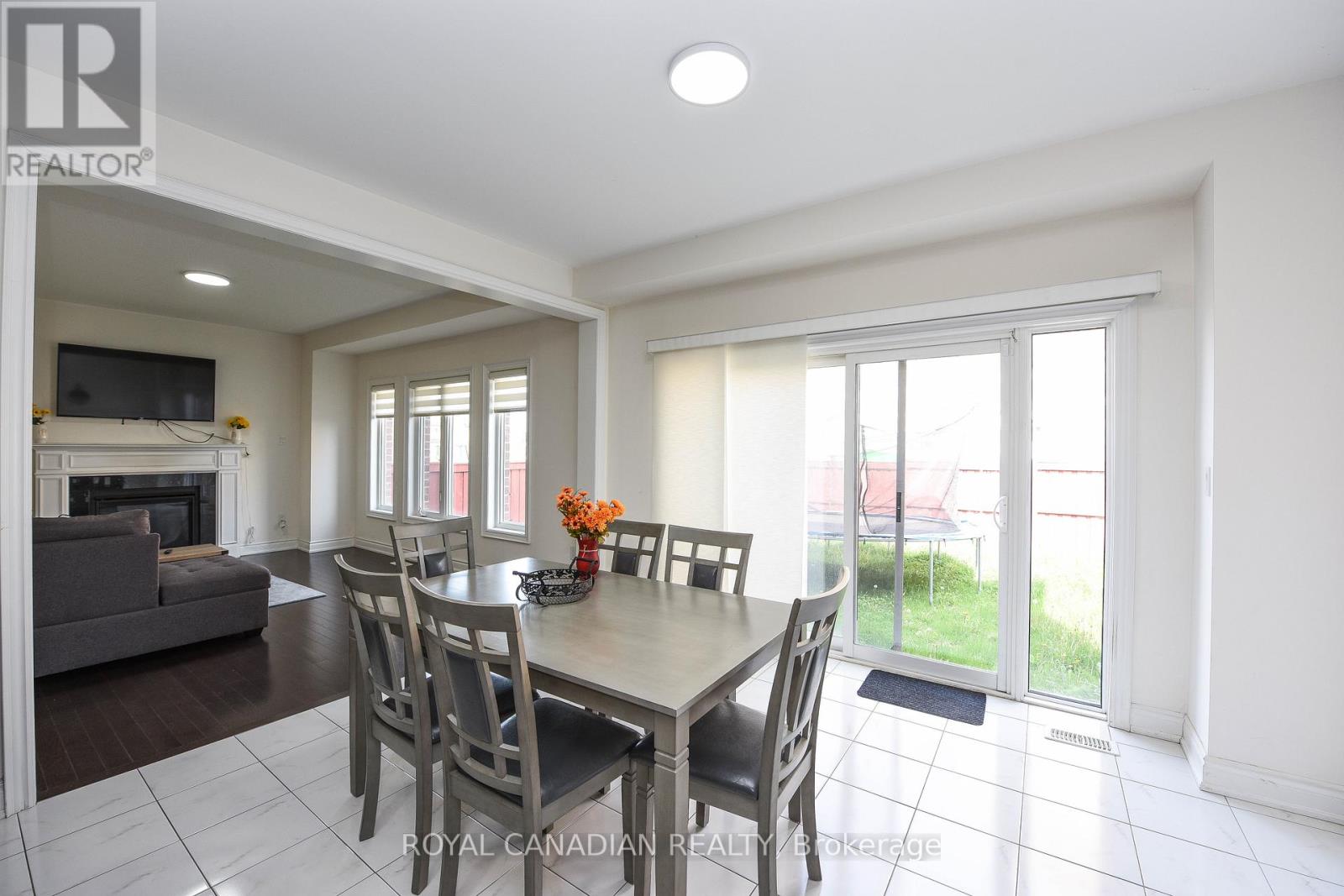 Upper - 8 Prairie Creek Crescent, Brampton, Ontario  L6Y 6C9 - Photo 12 - W12456580
