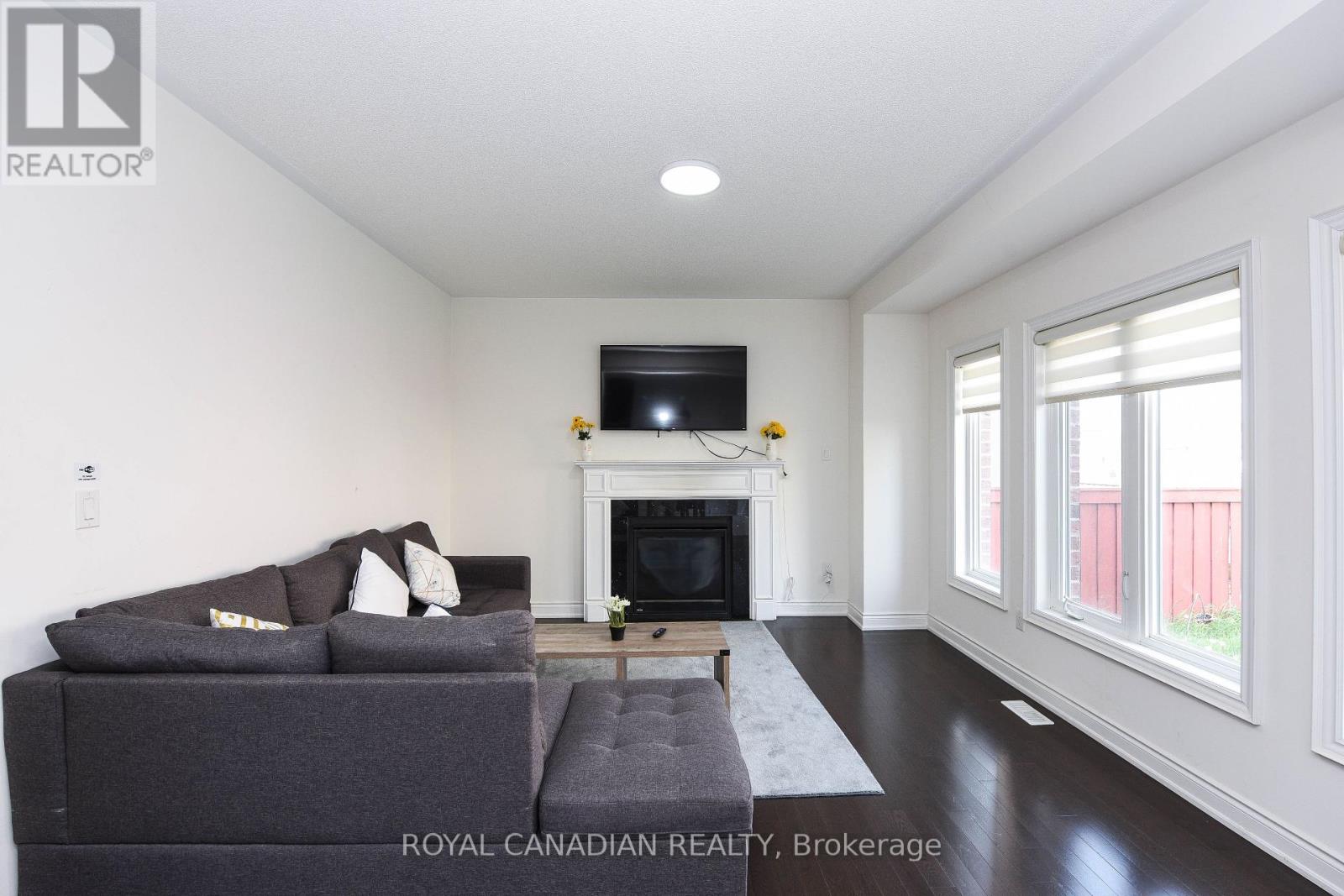 Upper - 8 Prairie Creek Crescent, Brampton, Ontario  L6Y 6C9 - Photo 13 - W12456580