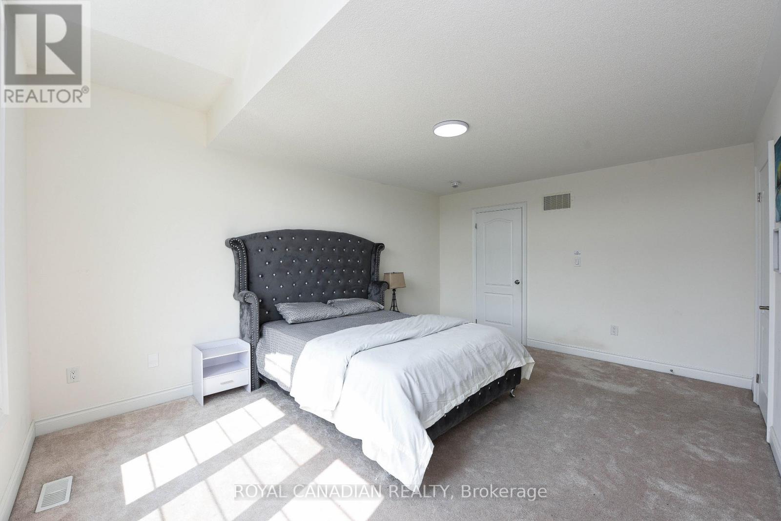 Upper - 8 Prairie Creek Crescent, Brampton, Ontario  L6Y 6C9 - Photo 18 - W12456580