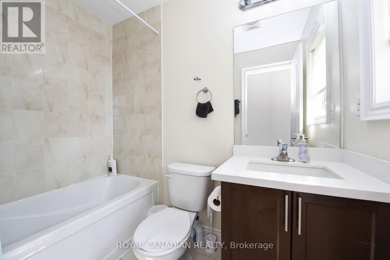 Upper - 8 Prairie Creek Crescent, Brampton, Ontario  L6Y 6C9 - Photo 22 - W12456580