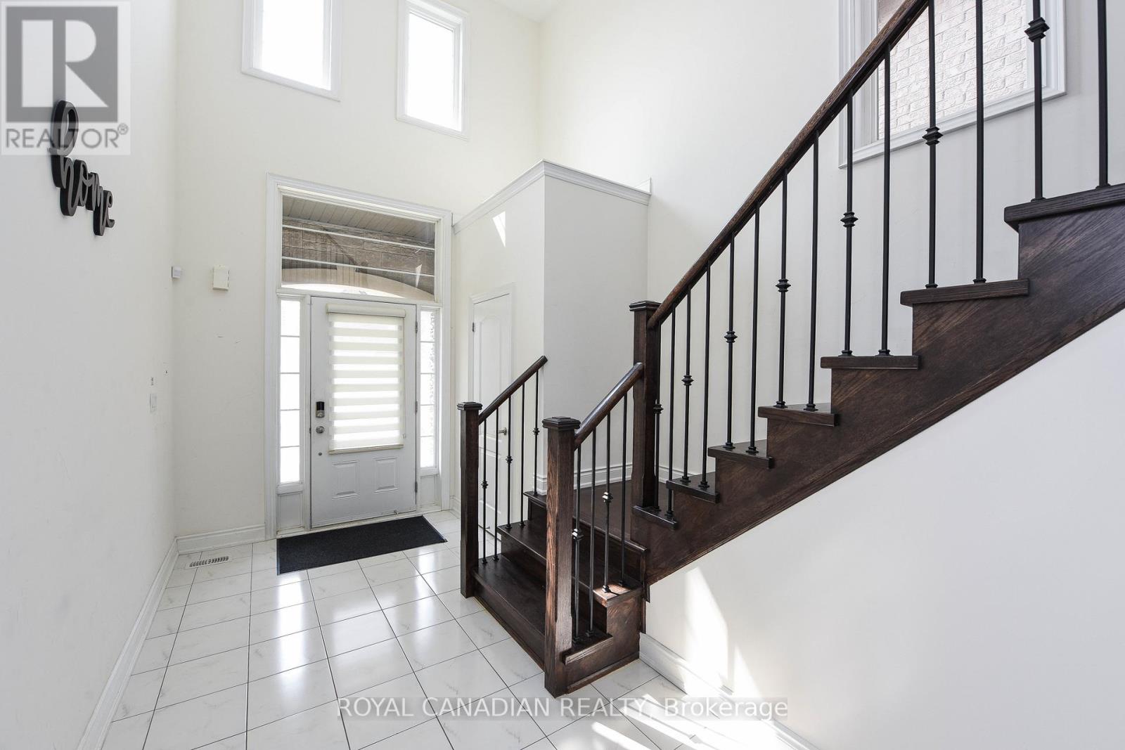 Upper - 8 Prairie Creek Crescent, Brampton, Ontario  L6Y 6C9 - Photo 6 - W12456580